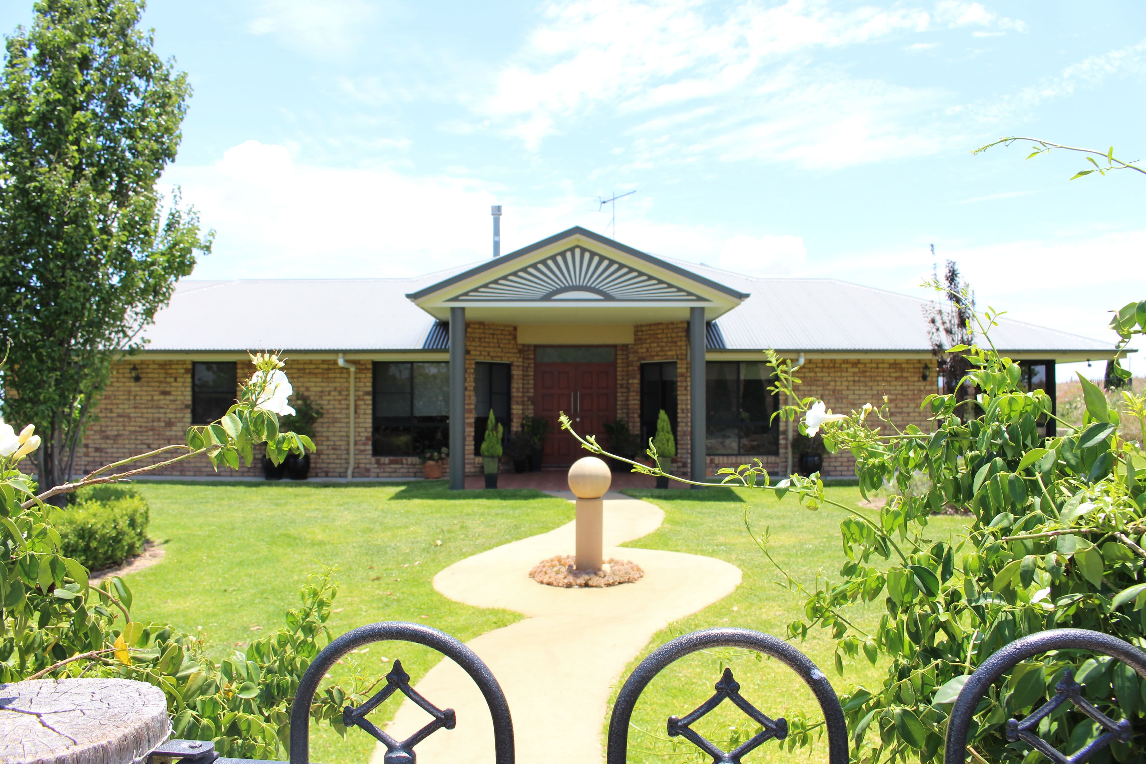 88 Frank Road, Vale View QLD 4352, Vale View - Thumbnail 2