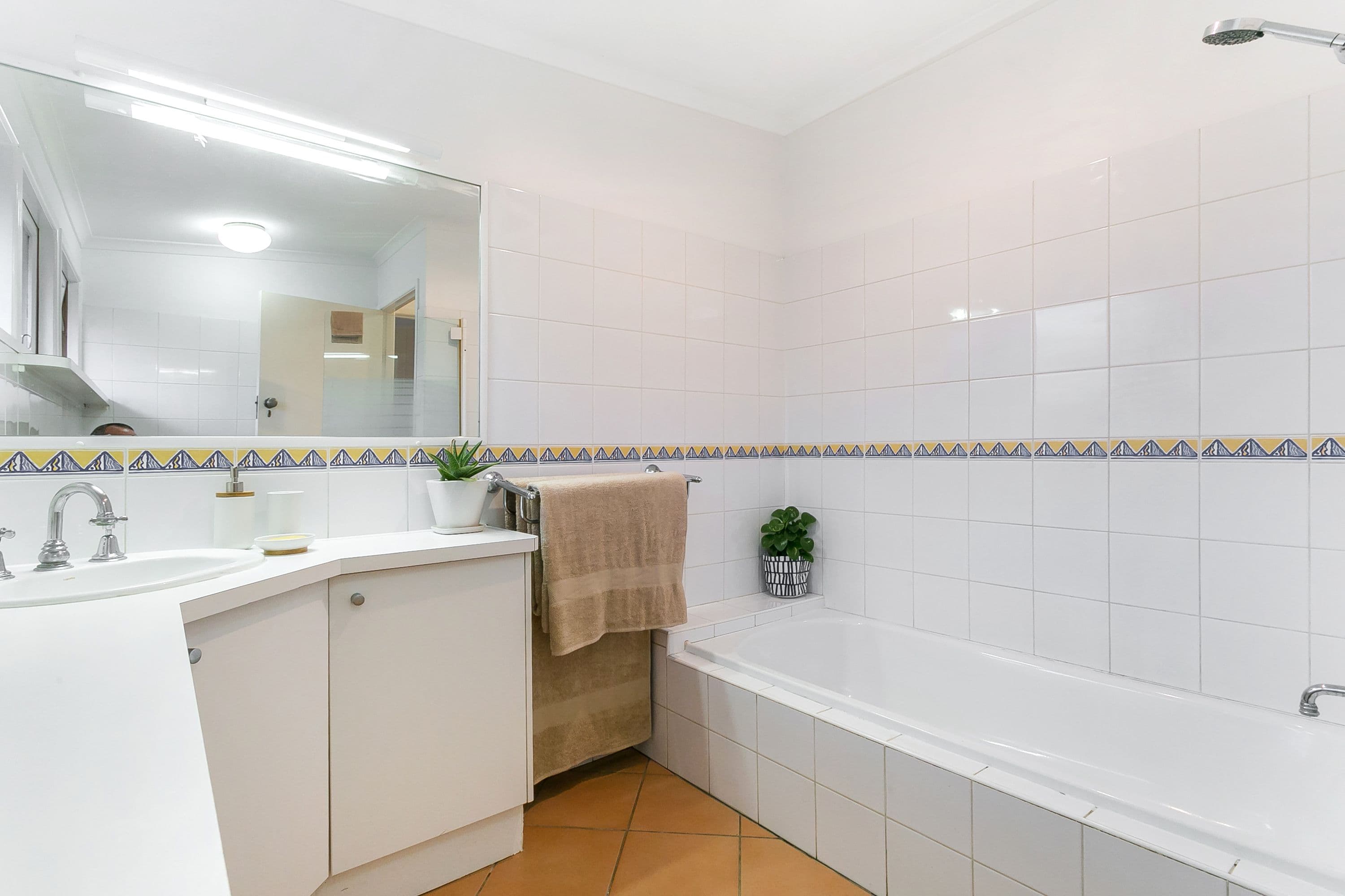 9 Lowanna Street, Kenmore QLD 4069, Kenmore - Thumbnail 7