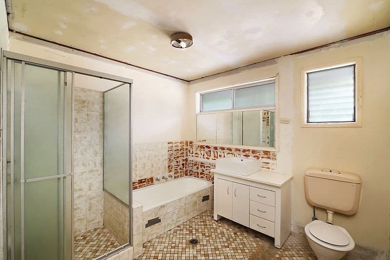 258 Avoca Drive, Green Point - Thumbnail 5