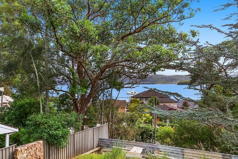 258 Avoca Drive, Green Point - Thumbnail 2