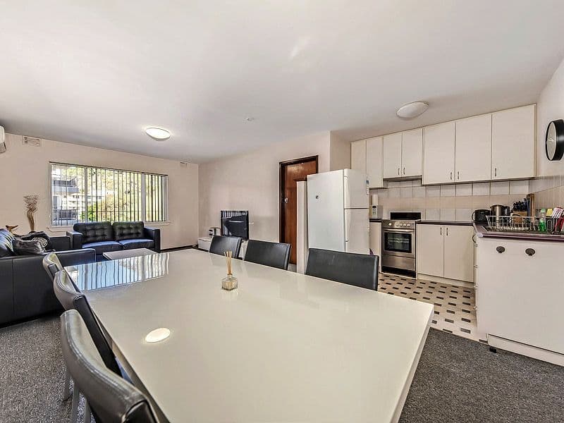 24/132 Mounts Bay Road, Perth WA 6000, Perth - Image 1