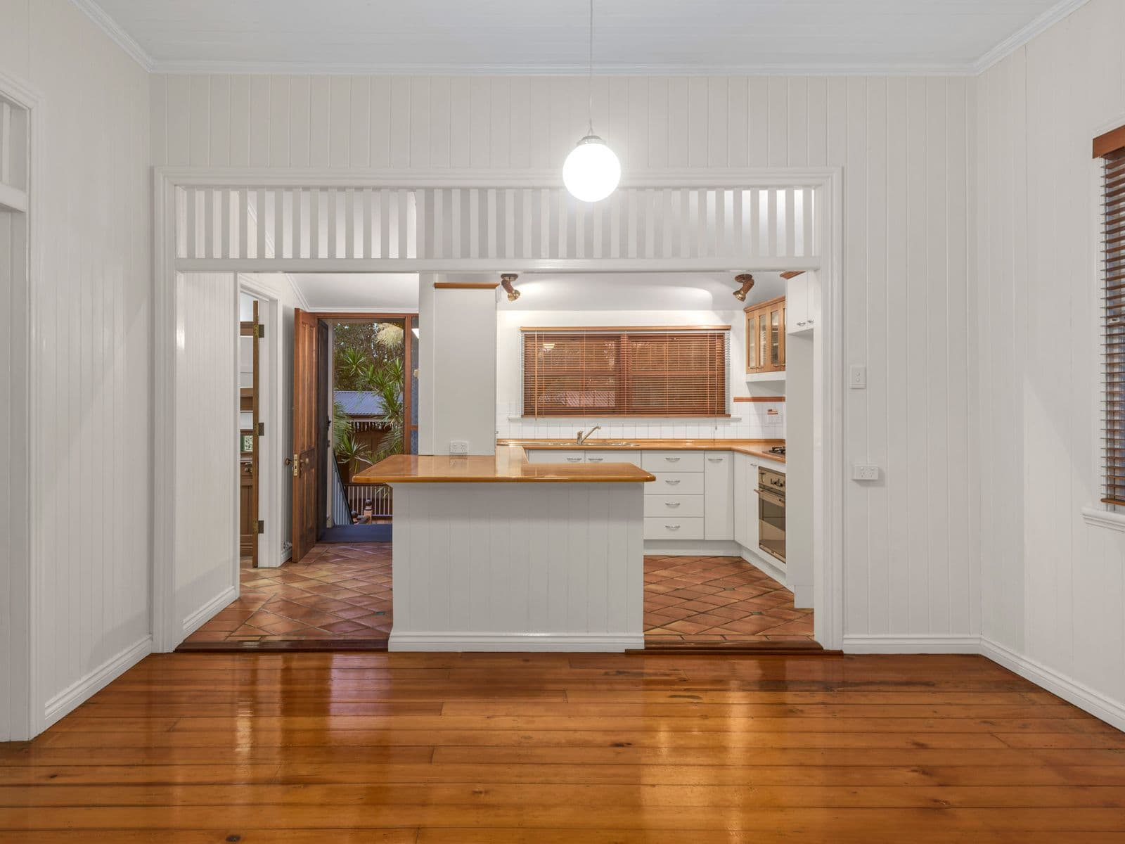 27 Thorn Street, Red Hill QLD 4059, Red Hill - Thumbnail 4
