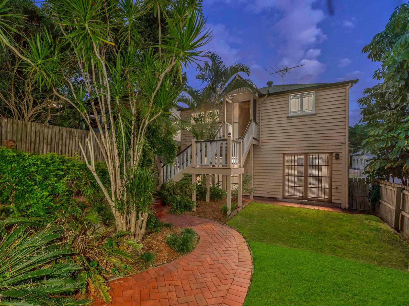 27 Thorn Street, Red Hill QLD 4059, Red Hill - Image 1
