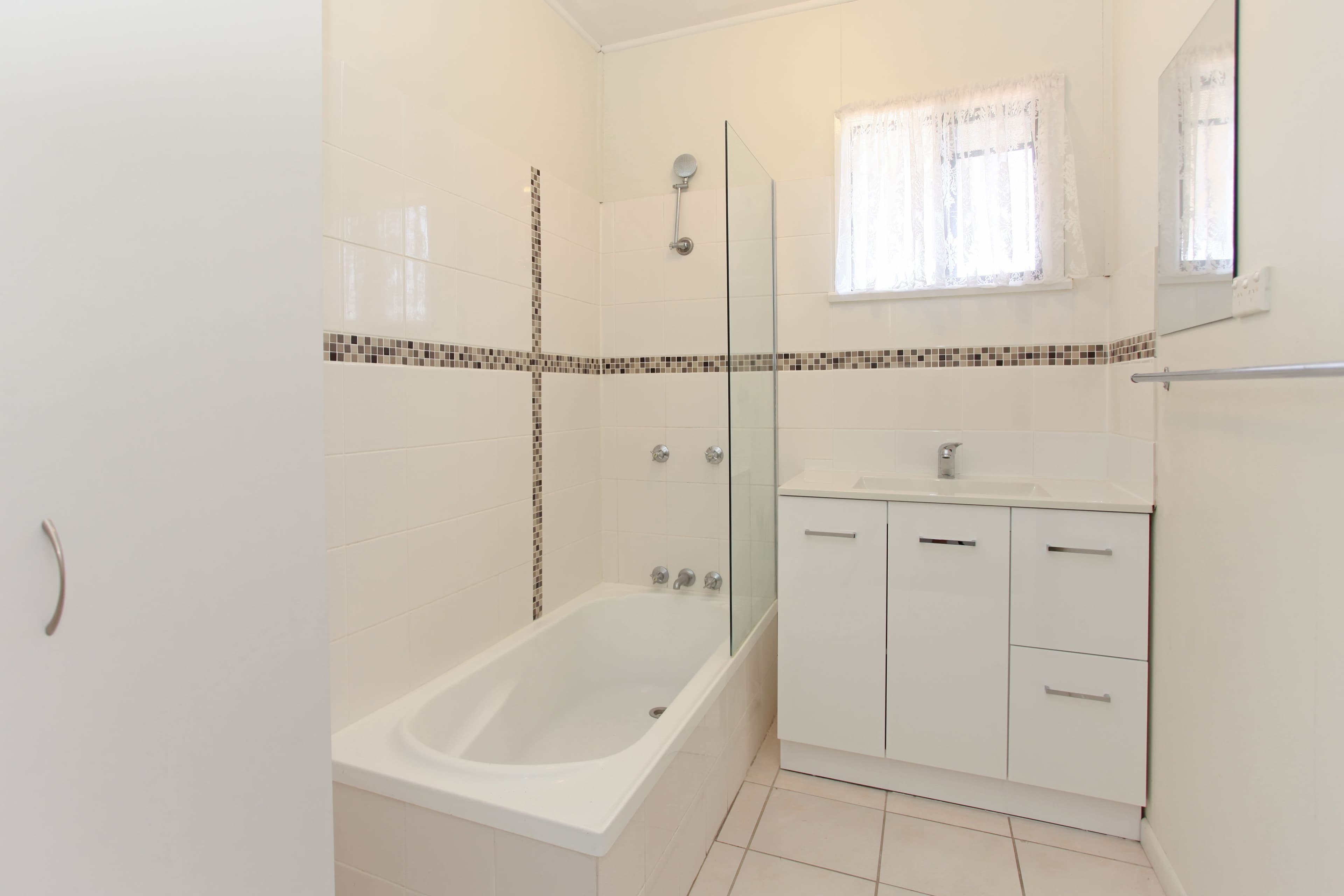 16 Dalrymple Street, East Mackay QLD 4740, East Mackay - Thumbnail 4