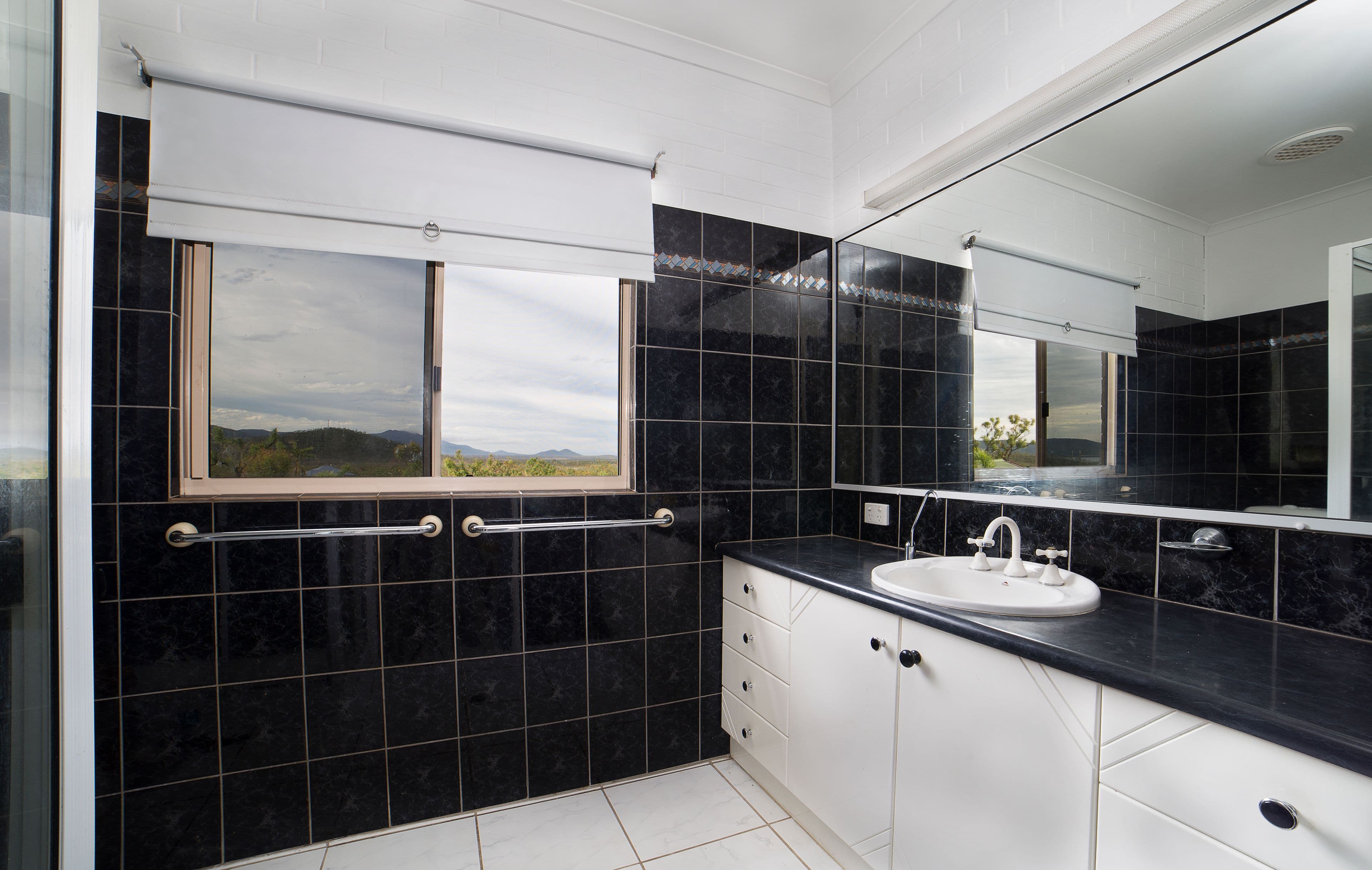 16 Olden Court, Hideaway Bay QLD 4800, Hideaway Bay - Thumbnail 4