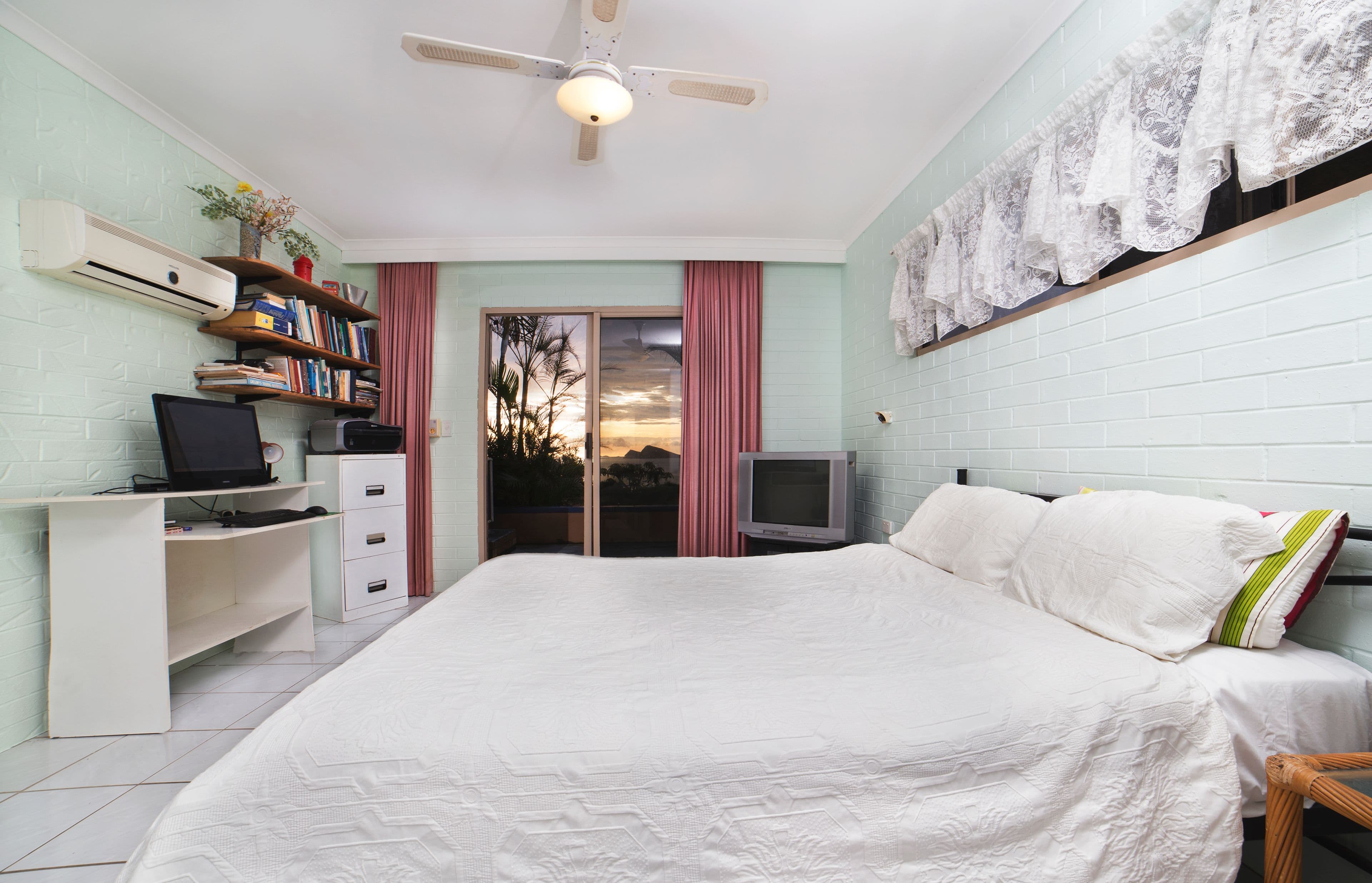 16 Olden Court, Hideaway Bay QLD 4800, Hideaway Bay - Thumbnail 7