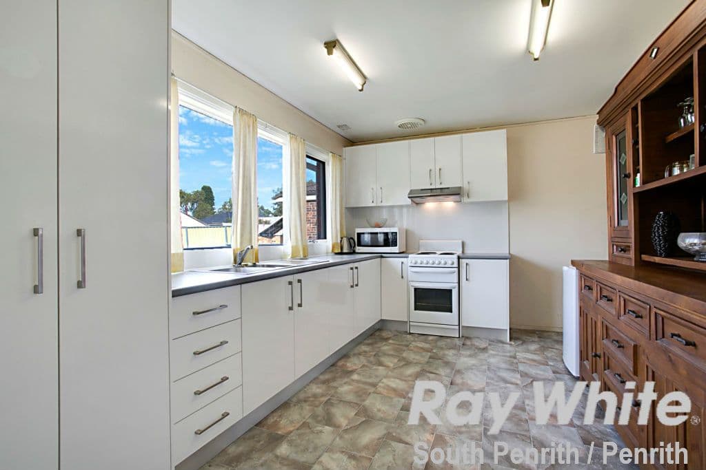 14 Banool Avenue, South Penrith - Thumbnail 3