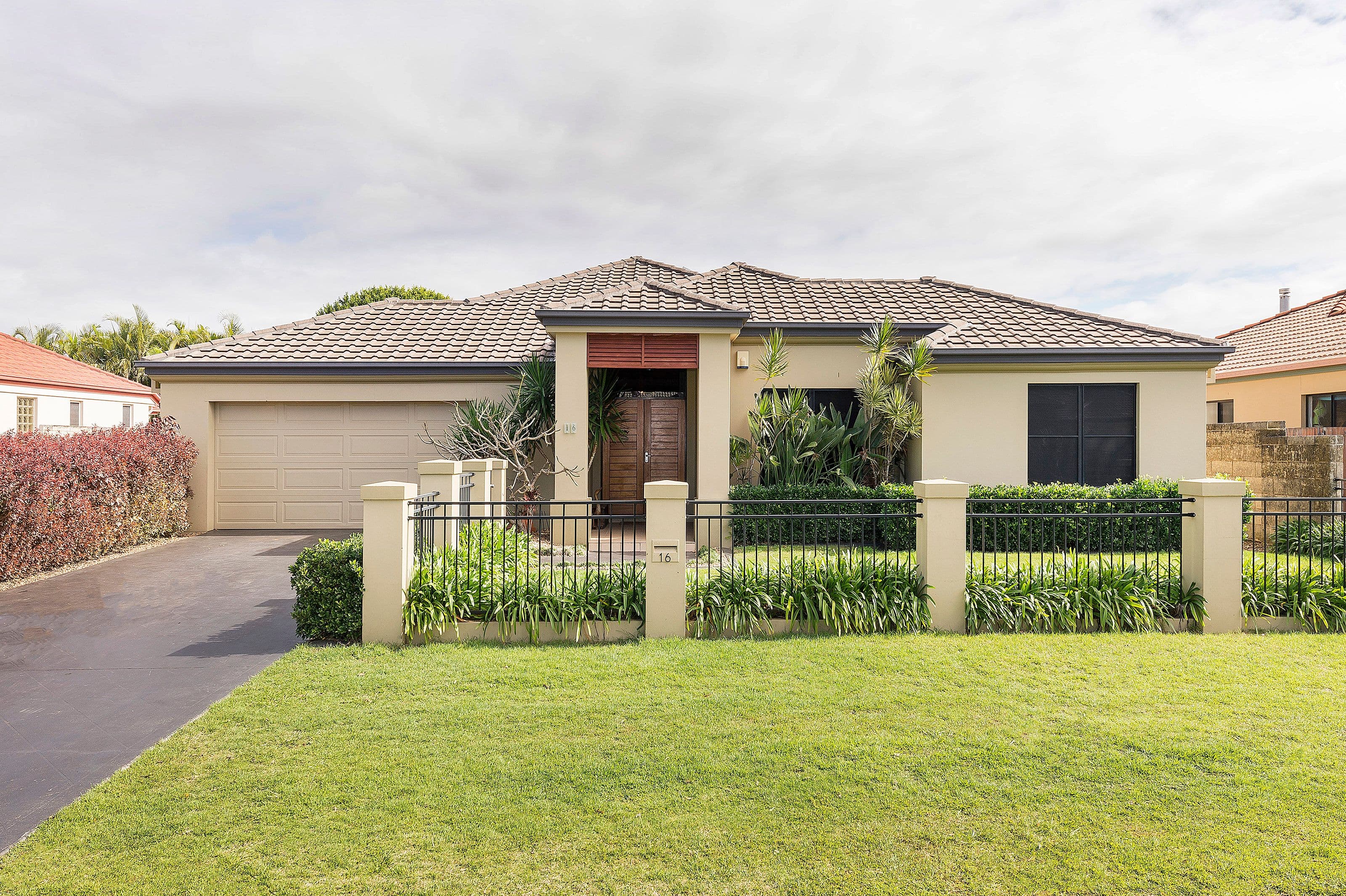 16 Dallow Crescent, Helensvale QLD 4212, Helensvale - Thumbnail 3