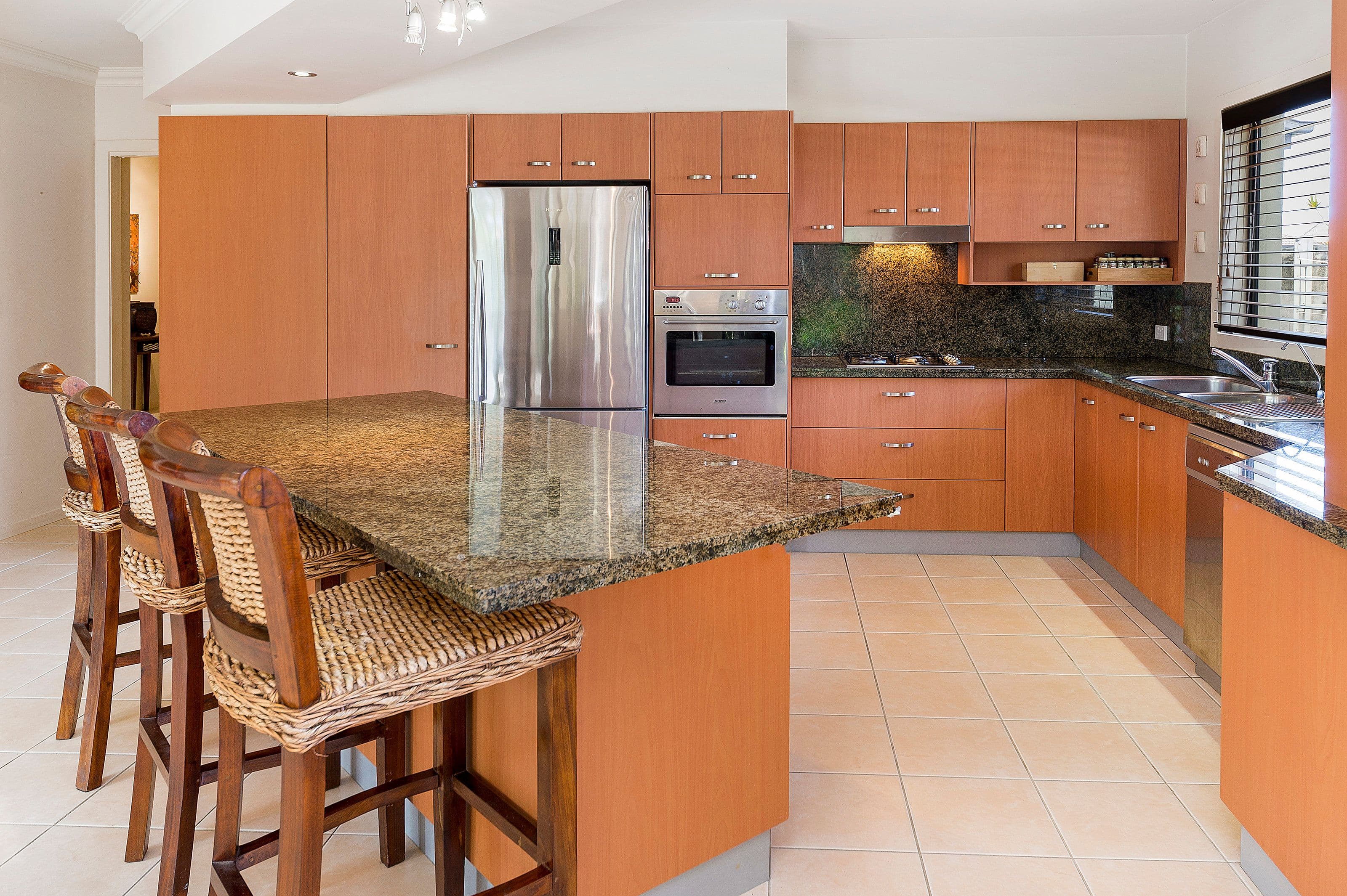 16 Dallow Crescent, Helensvale QLD 4212, Helensvale - Thumbnail 8