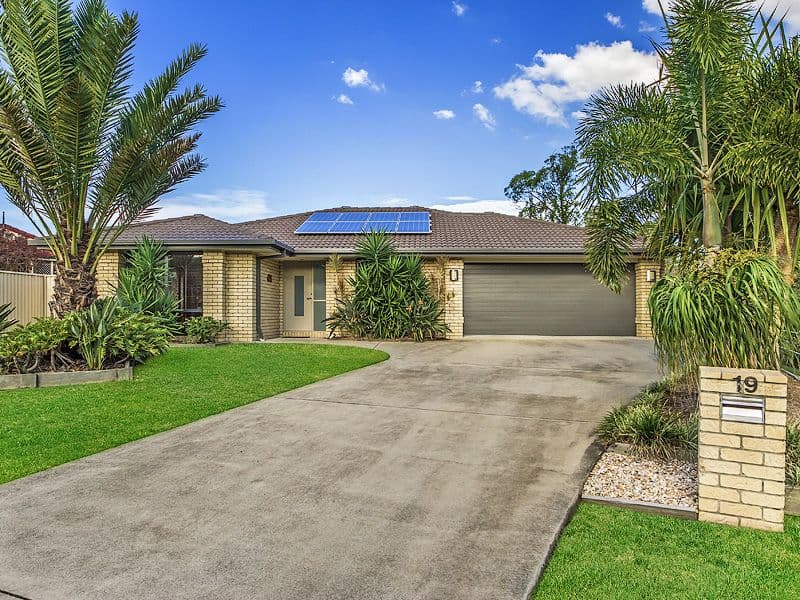 19 Forest Oak Drive, Upper Coomera QLD 4209, Upper Coomera - Thumbnail 2