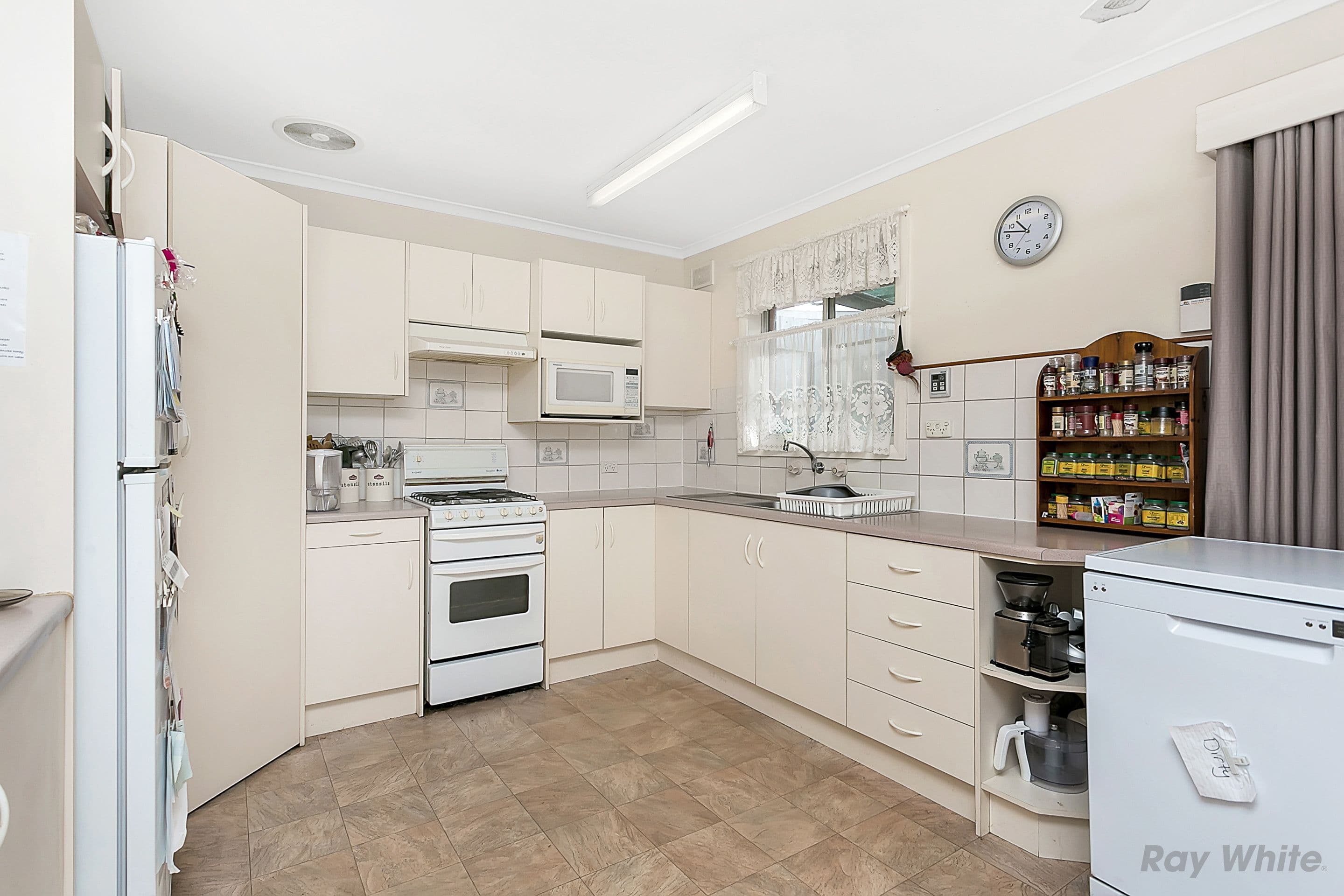 17 Andrew Street, Christie Downs SA 5164, Christie Downs - Thumbnail 6