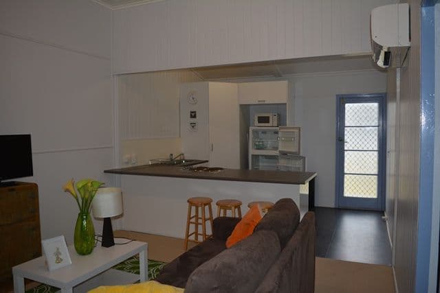 21 St Andrews Street, Blackall QLD 4472, Blackall - Thumbnail 2