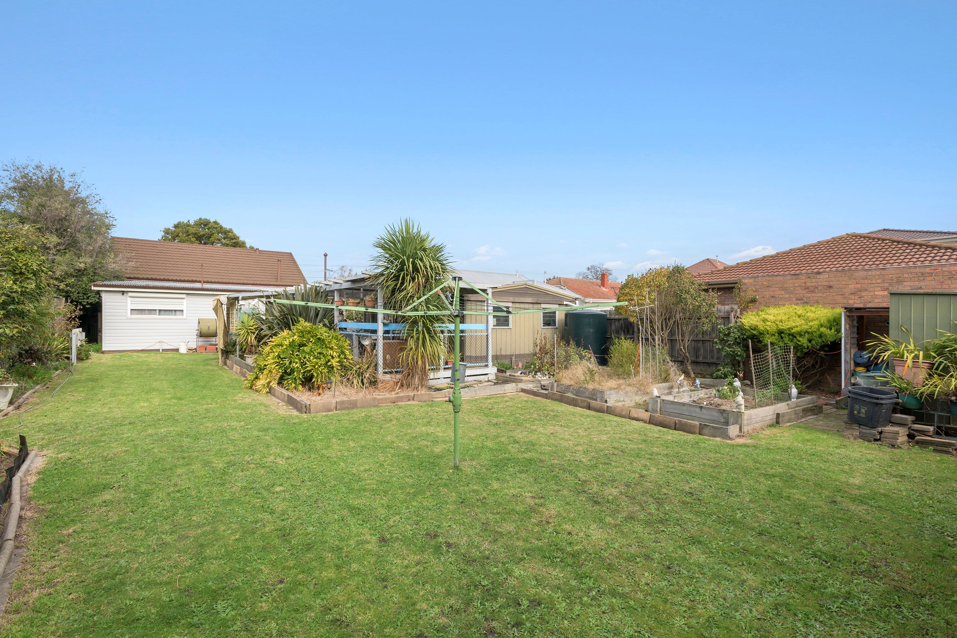 33 Eleebana Avenue, Hughesdale VIC 3166, Hughesdale - Thumbnail 2