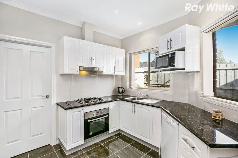 4 Lima Place, Pakenham VIC 3810, Pakenham - Thumbnail 2