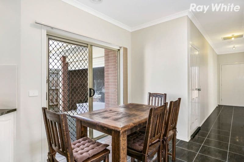 4 Lima Place, Pakenham VIC 3810, Pakenham - Thumbnail 3