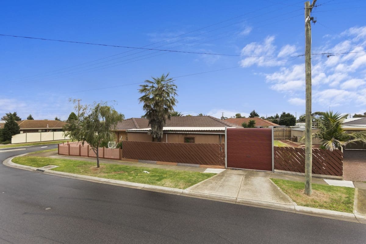 31 Kramer Street, Werribee VIC 3030, Werribee - Thumbnail 4