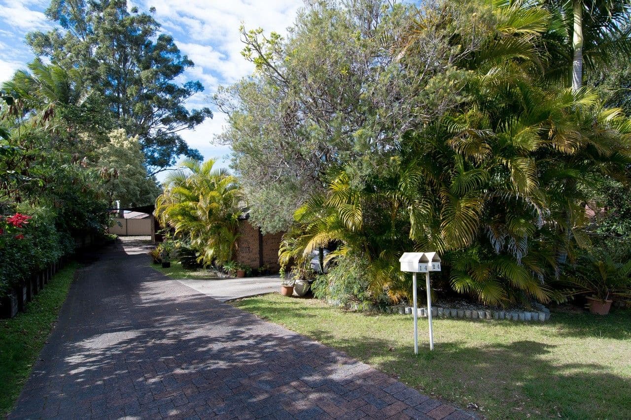 4 Morinda Way, Labrador QLD 4215, Labrador - Image 1