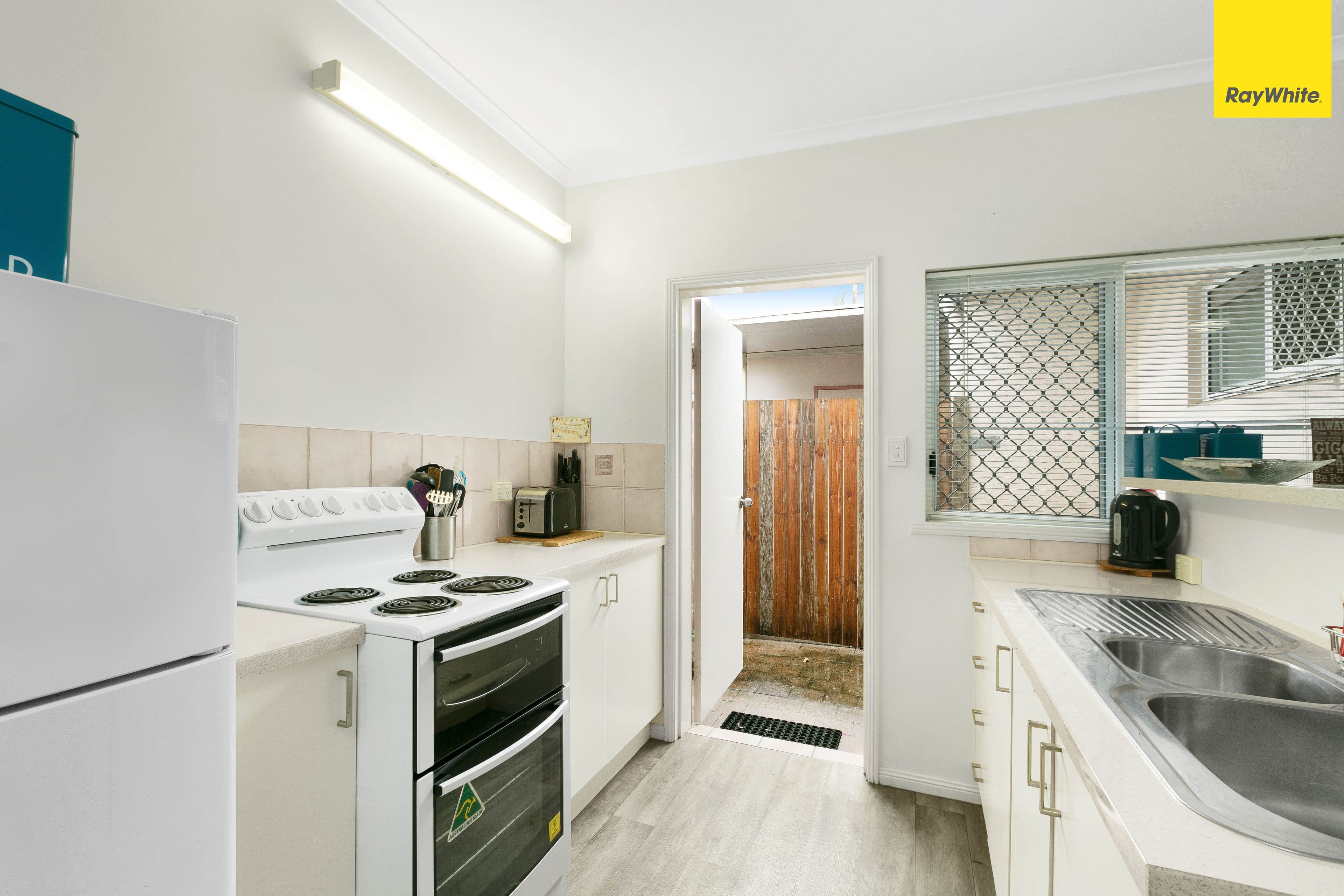 356 McCoombe Street, Mooroobool QLD 4870, Mooroobool - Thumbnail 4