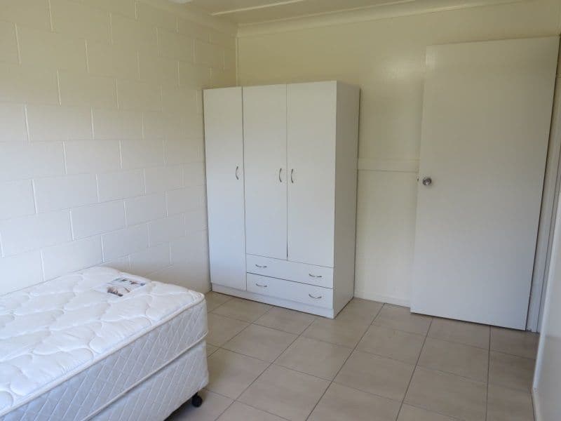 38 Baker Street, Emerald QLD 4720, Emerald - Thumbnail 7