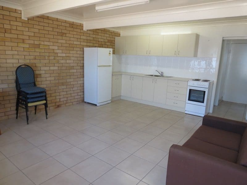 38 Baker Street, Emerald QLD 4720, Emerald - Thumbnail 2