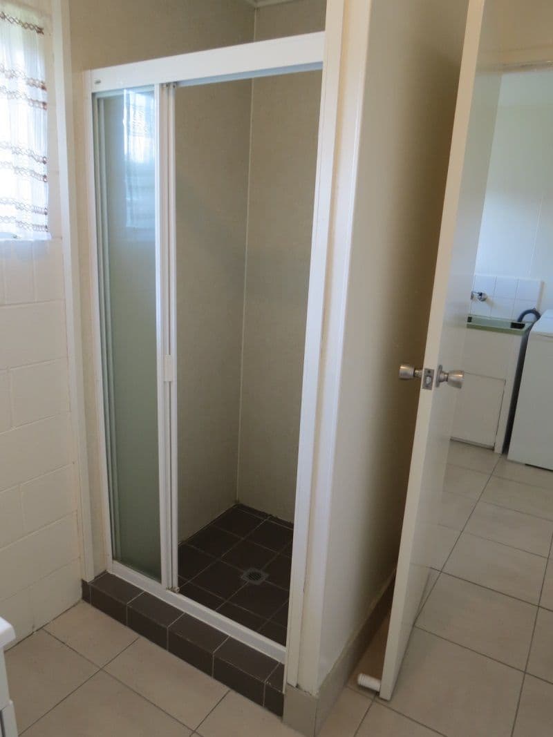 38 Baker Street, Emerald QLD 4720, Emerald - Thumbnail 8