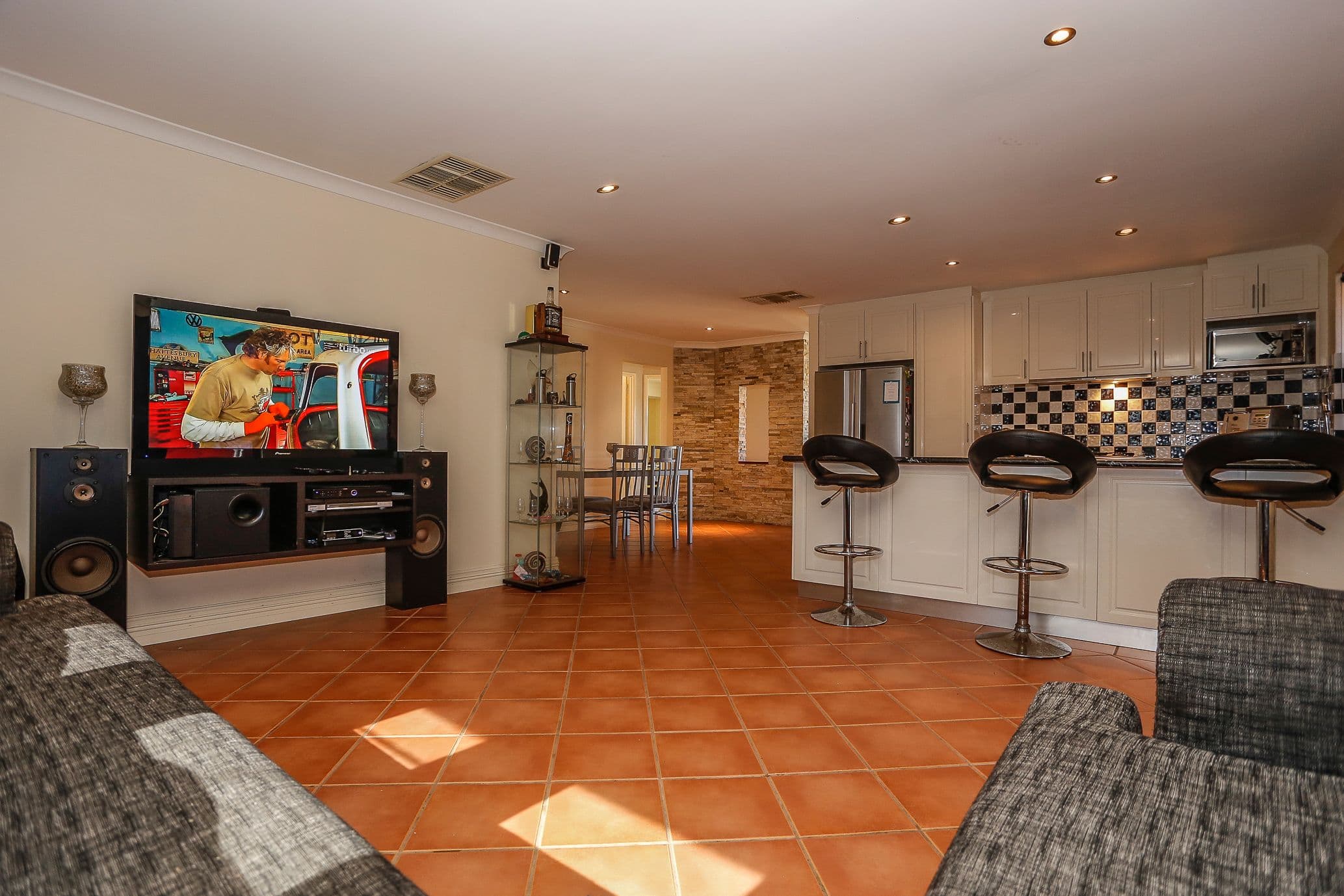 180 Hamelin Drive, Ballajura WA 6066, Ballajura - Thumbnail 4