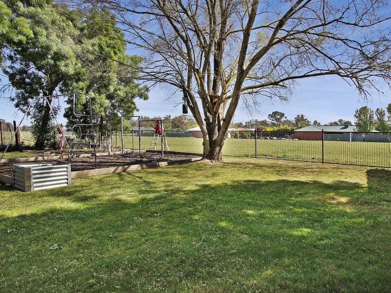 55 Coish Avenue, Benalla VIC 3672, Benalla - Thumbnail 2