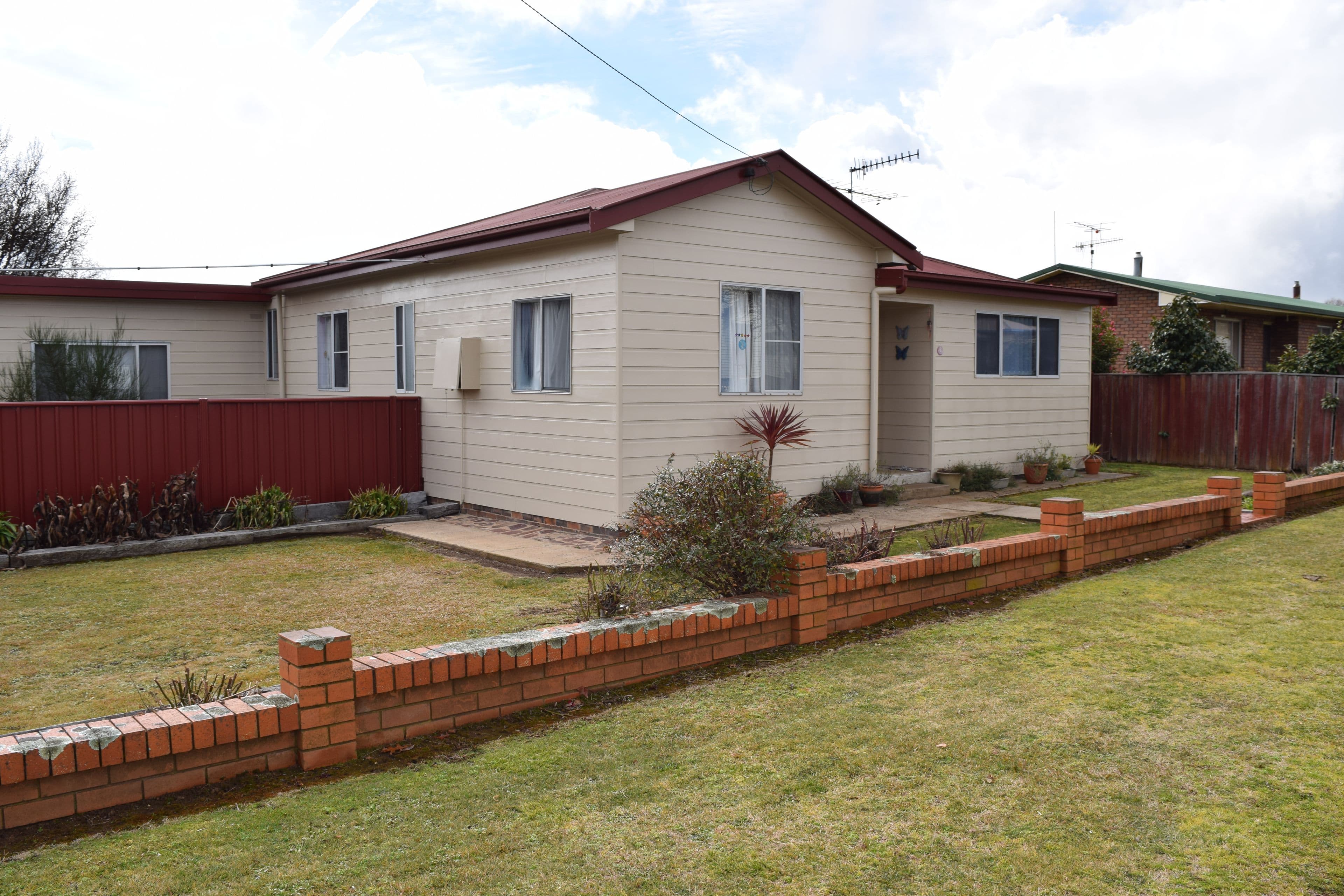 19 O'Donnell Avenue, Guyra - Image 1