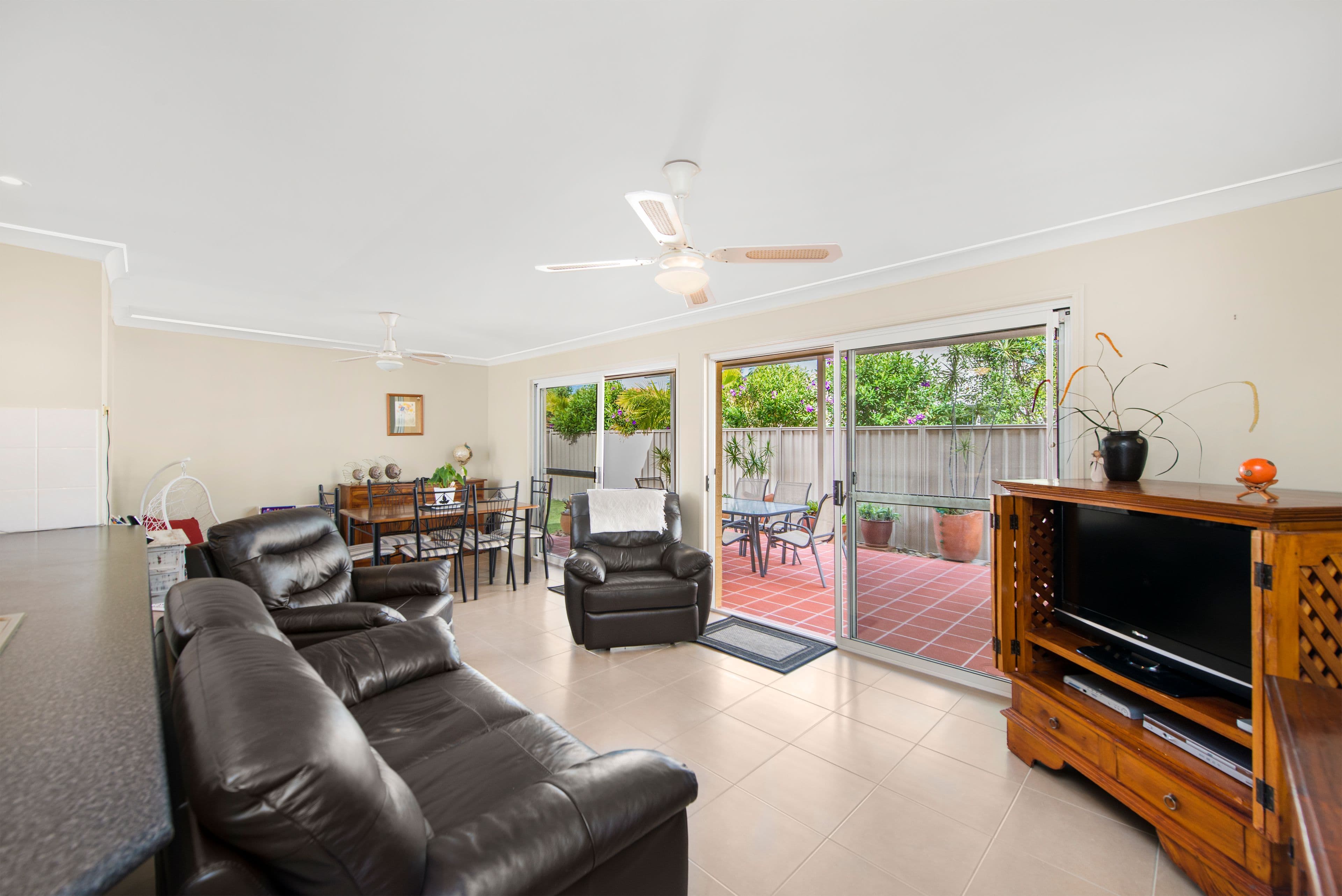 30 Coronet Crescent, Burleigh Waters QLD 4220, Burleigh Waters - Thumbnail 3