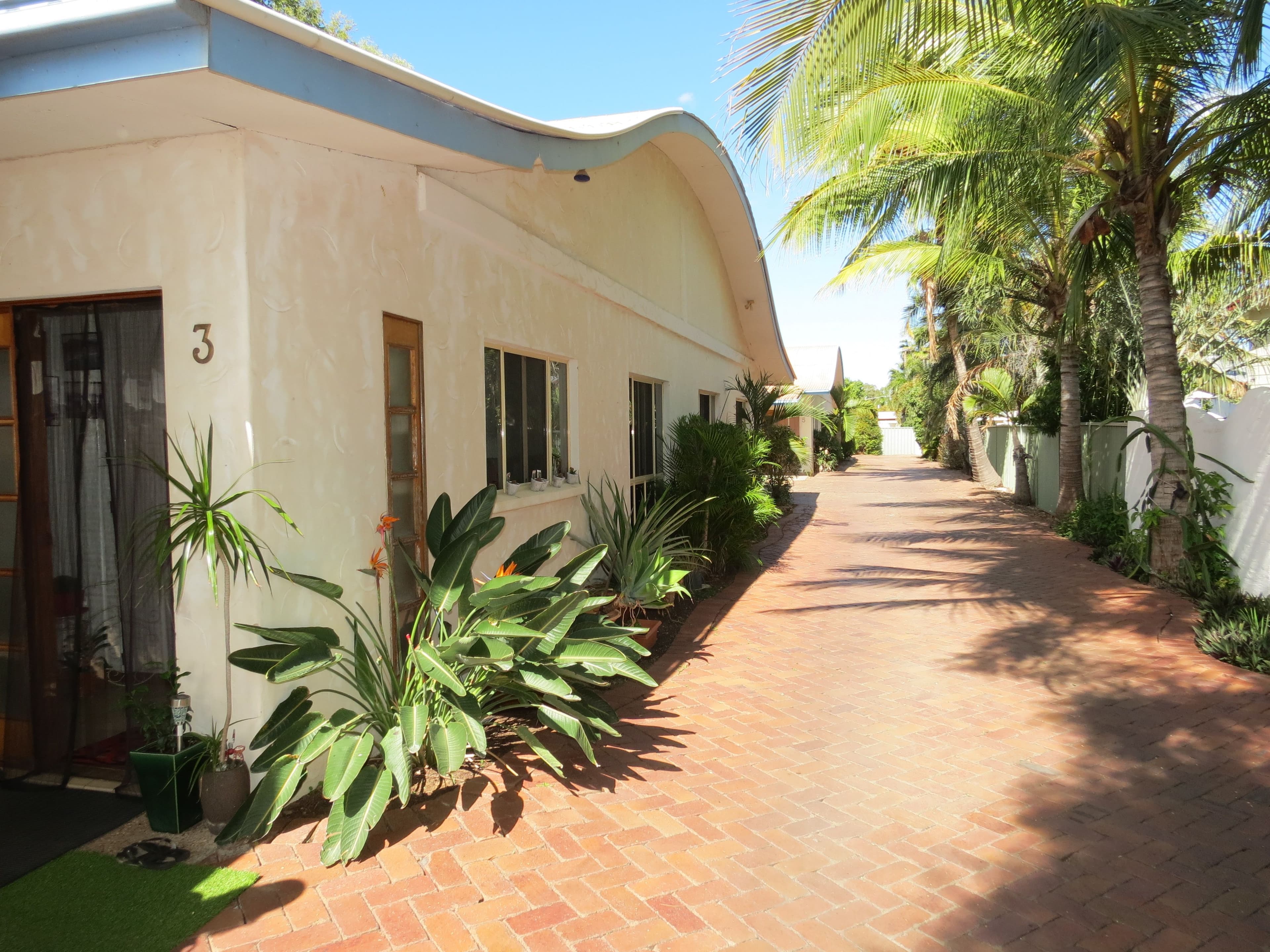 9 Aid Street, Emerald QLD 4720, Emerald - Thumbnail 3
