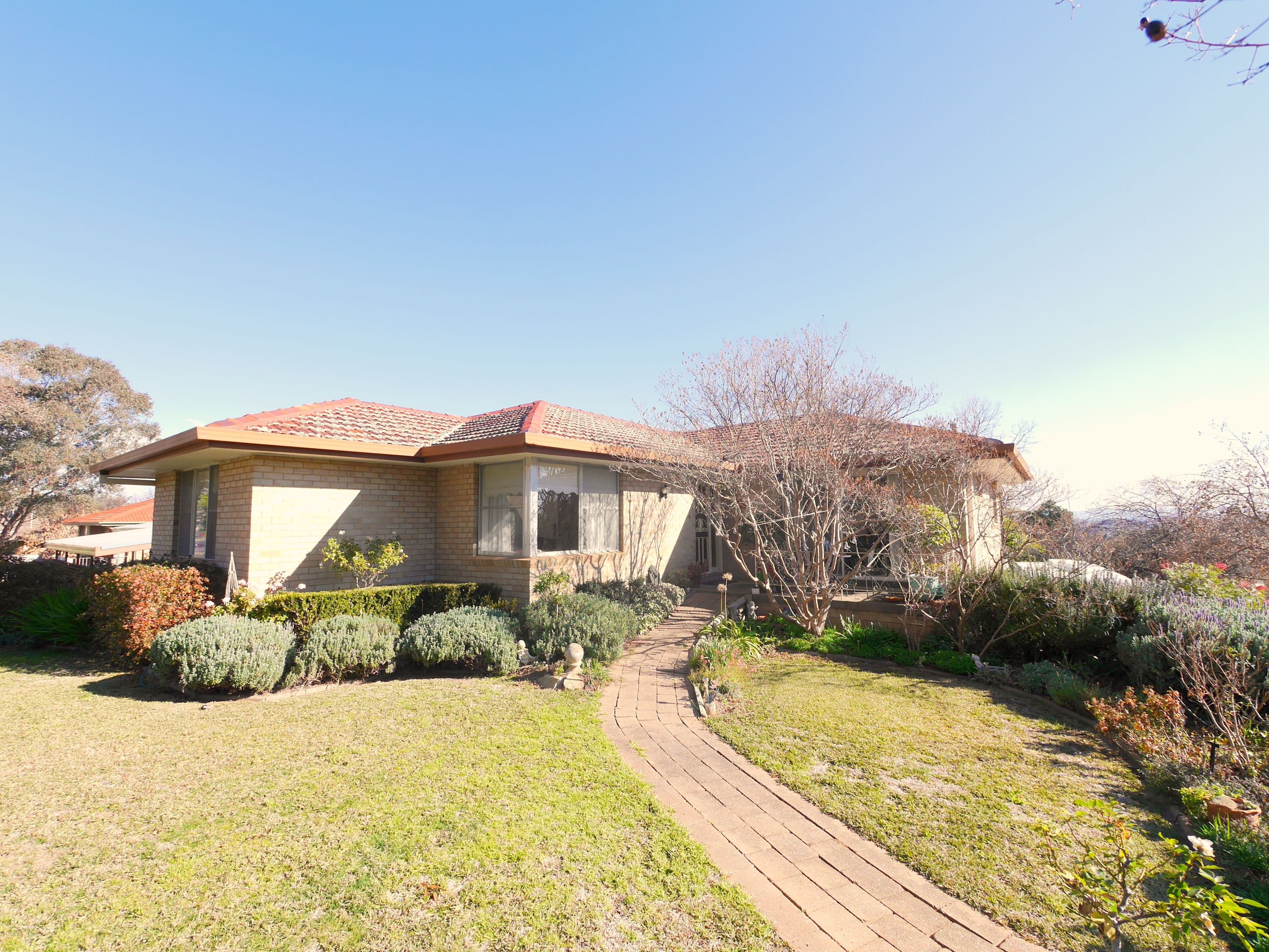 8 Berowra Street, Cowra - Image 1