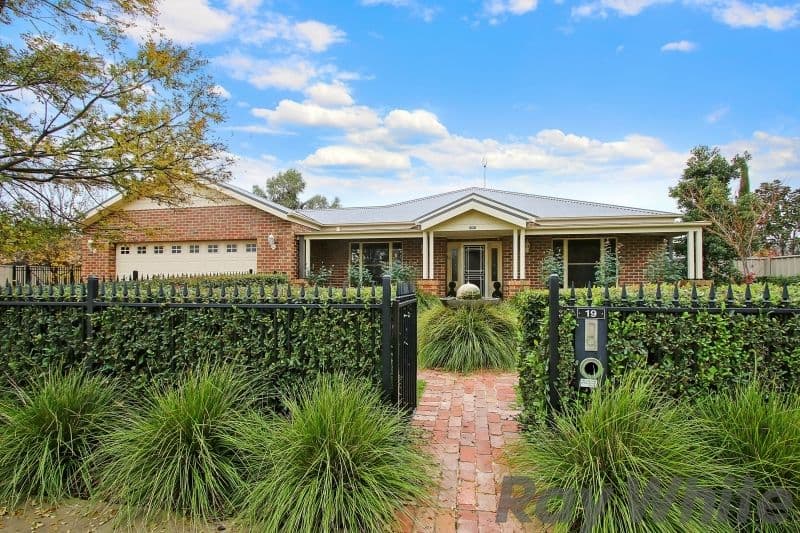 19 Olivers Road, Benalla VIC 3672, Benalla - Thumbnail 2