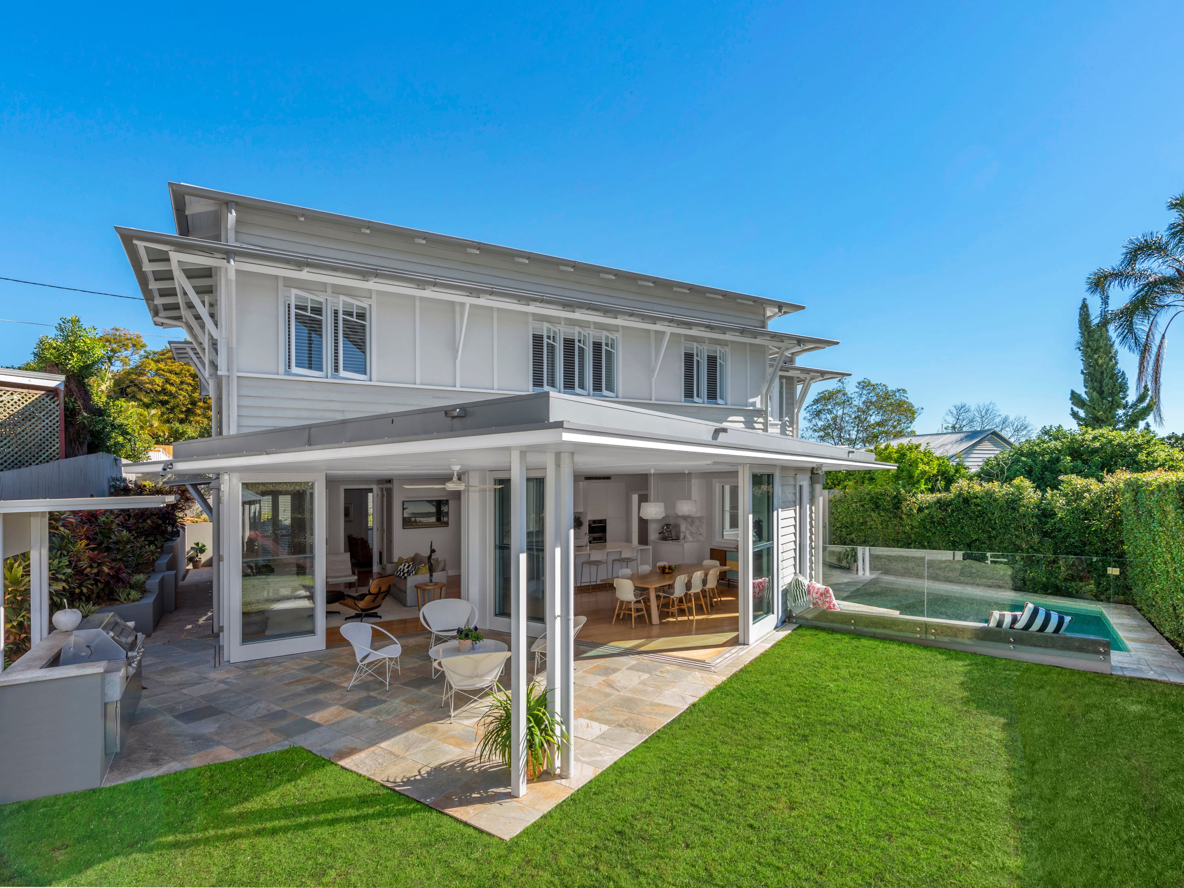 11 Czar Street, Hamilton QLD 4007, Hamilton - Thumbnail 2