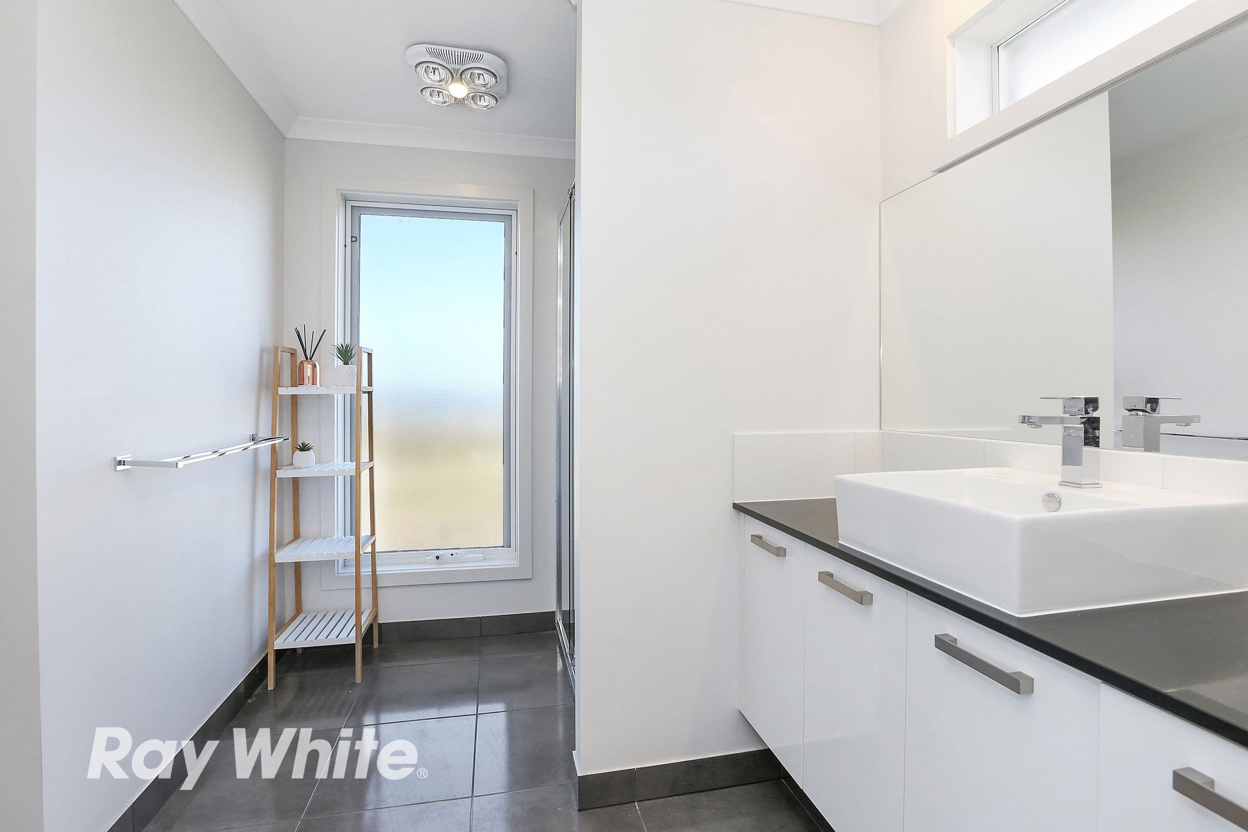 7 Meltham Avenue, Highton VIC 3216, Highton - Thumbnail 8