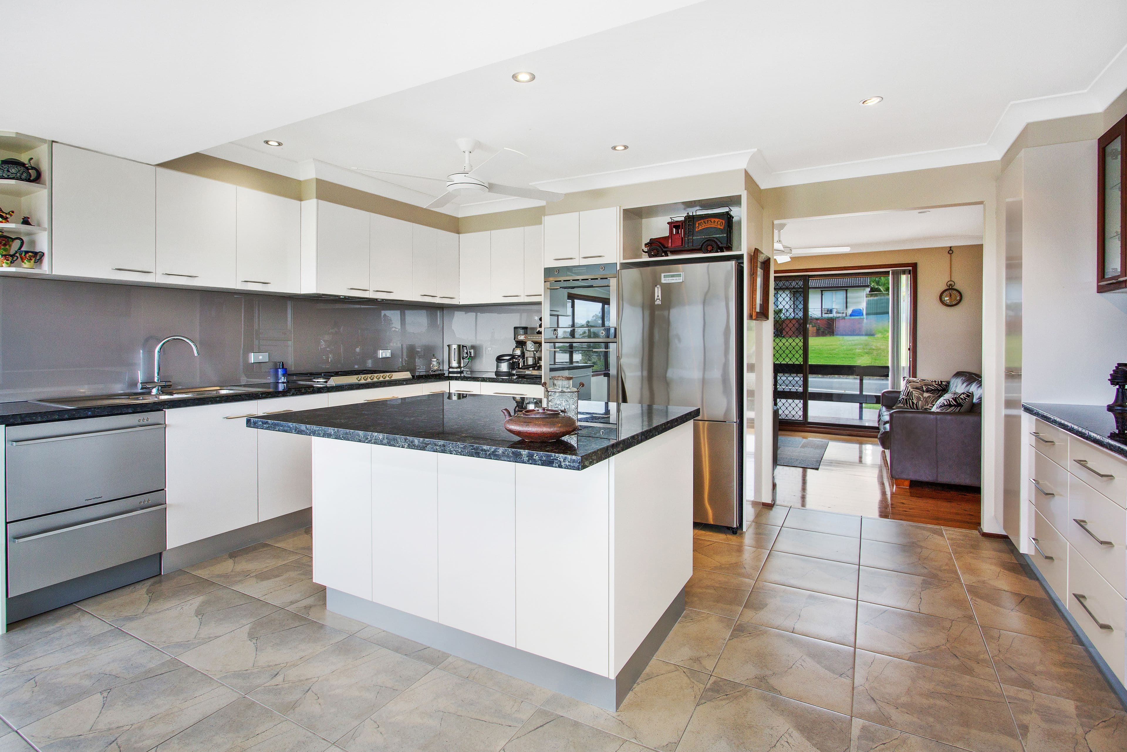 87 Bradman Drive, BOOROOMA NSW 2650, Boorooma - Thumbnail 3