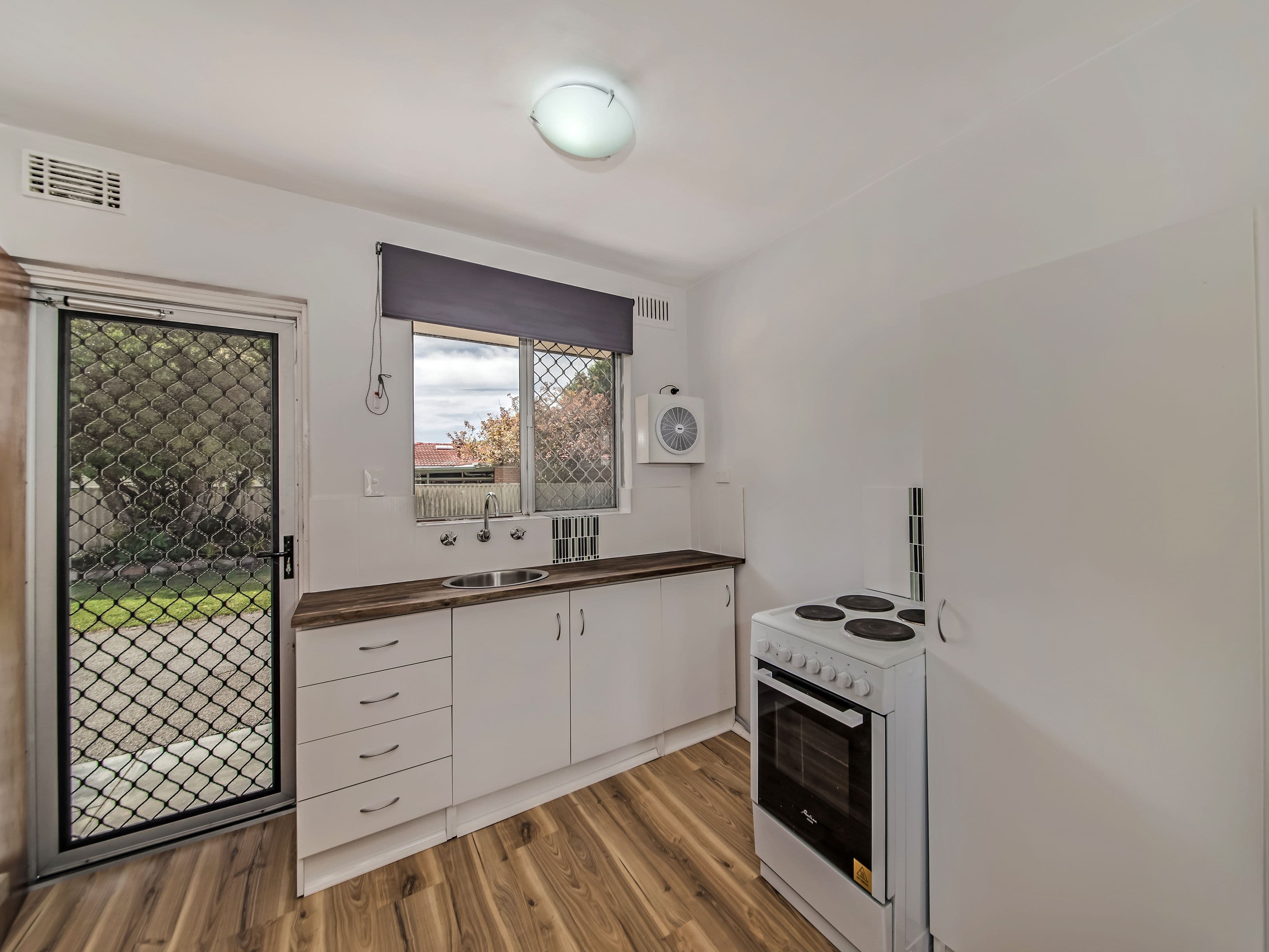 1/252 Spencer Road, Thornlie WA 6108, Thornlie - Thumbnail 2