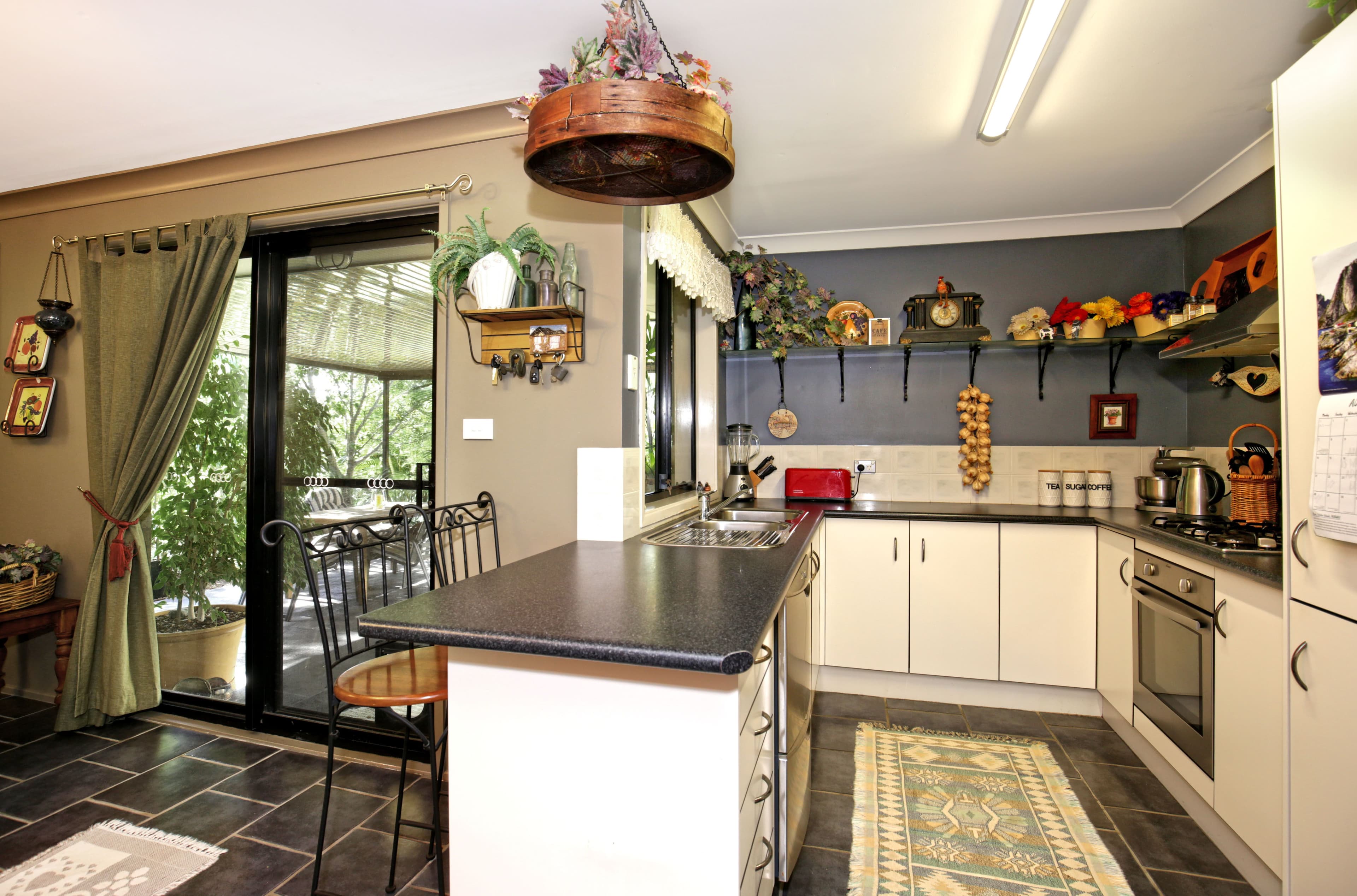 8 St James Crescent, Worrigee - Thumbnail 2