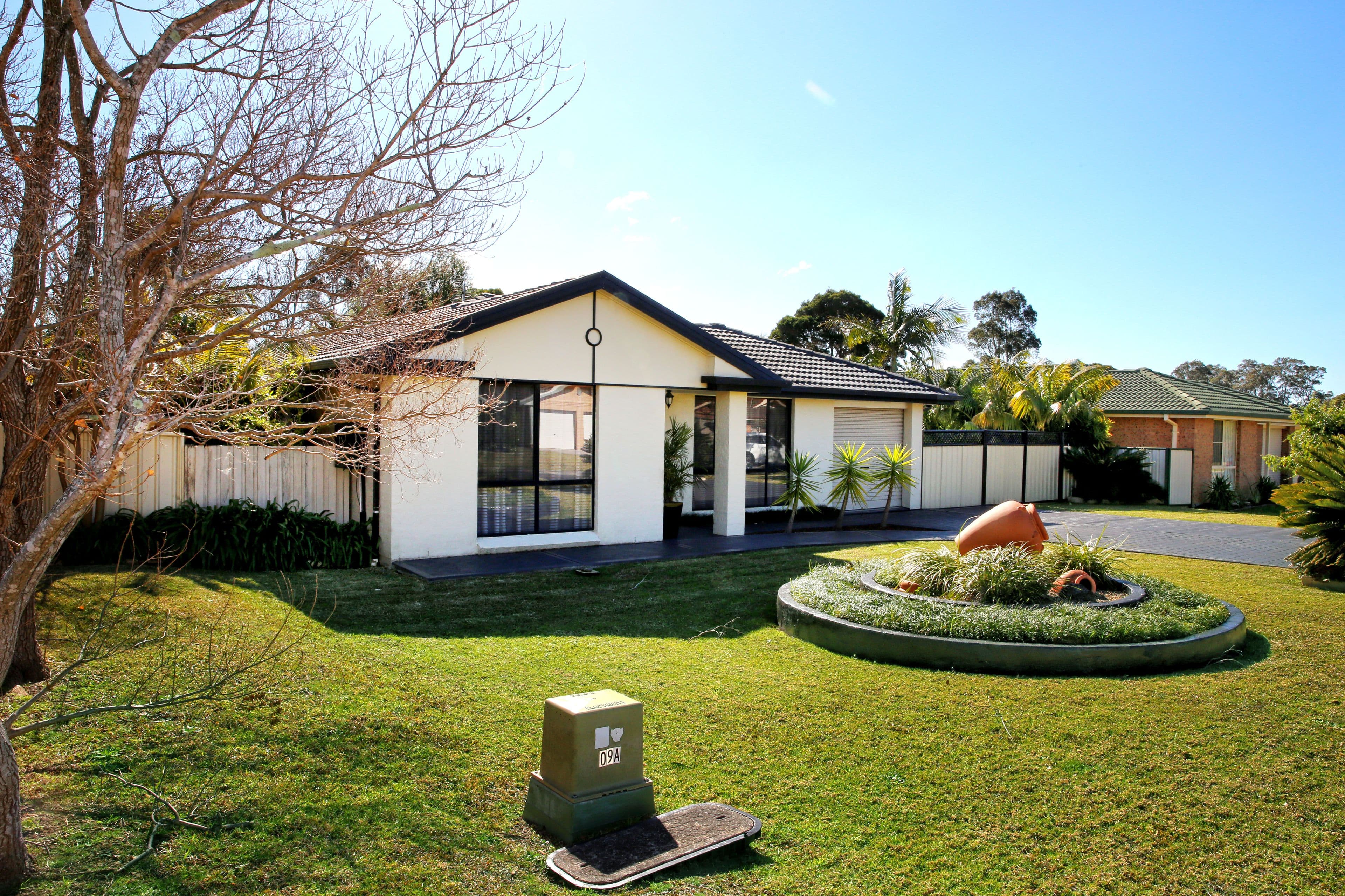 8 St James Crescent, Worrigee - Image 1