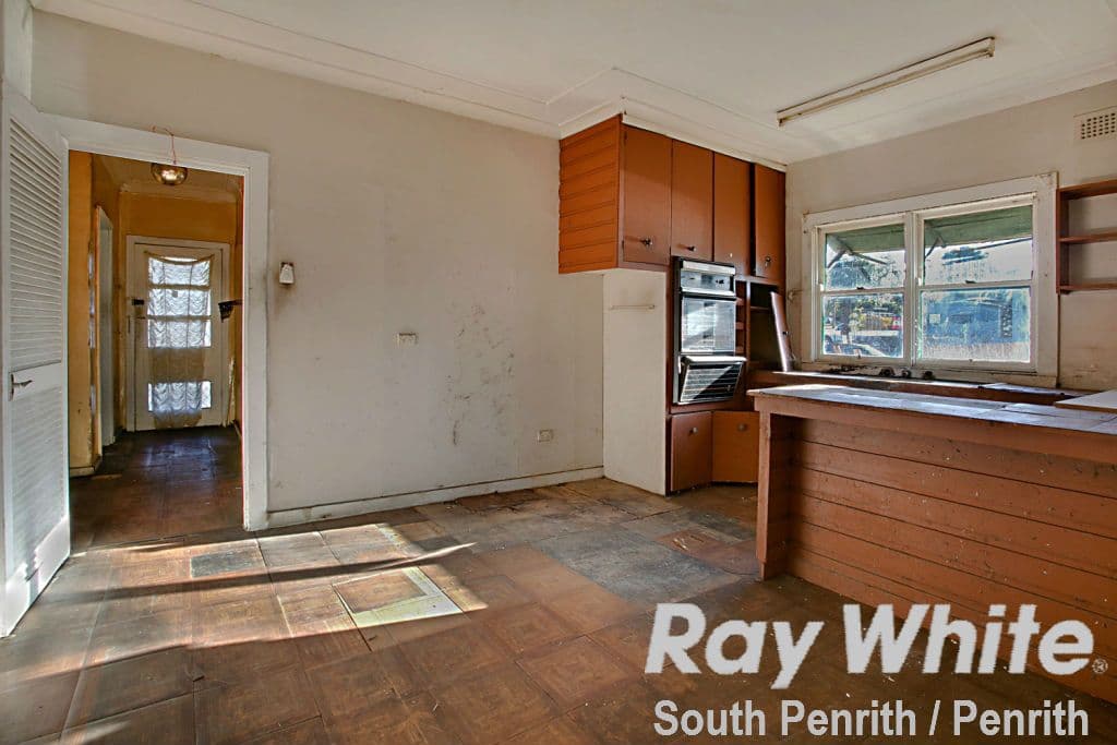 51 Jamison Road, Kingswood - Thumbnail 5
