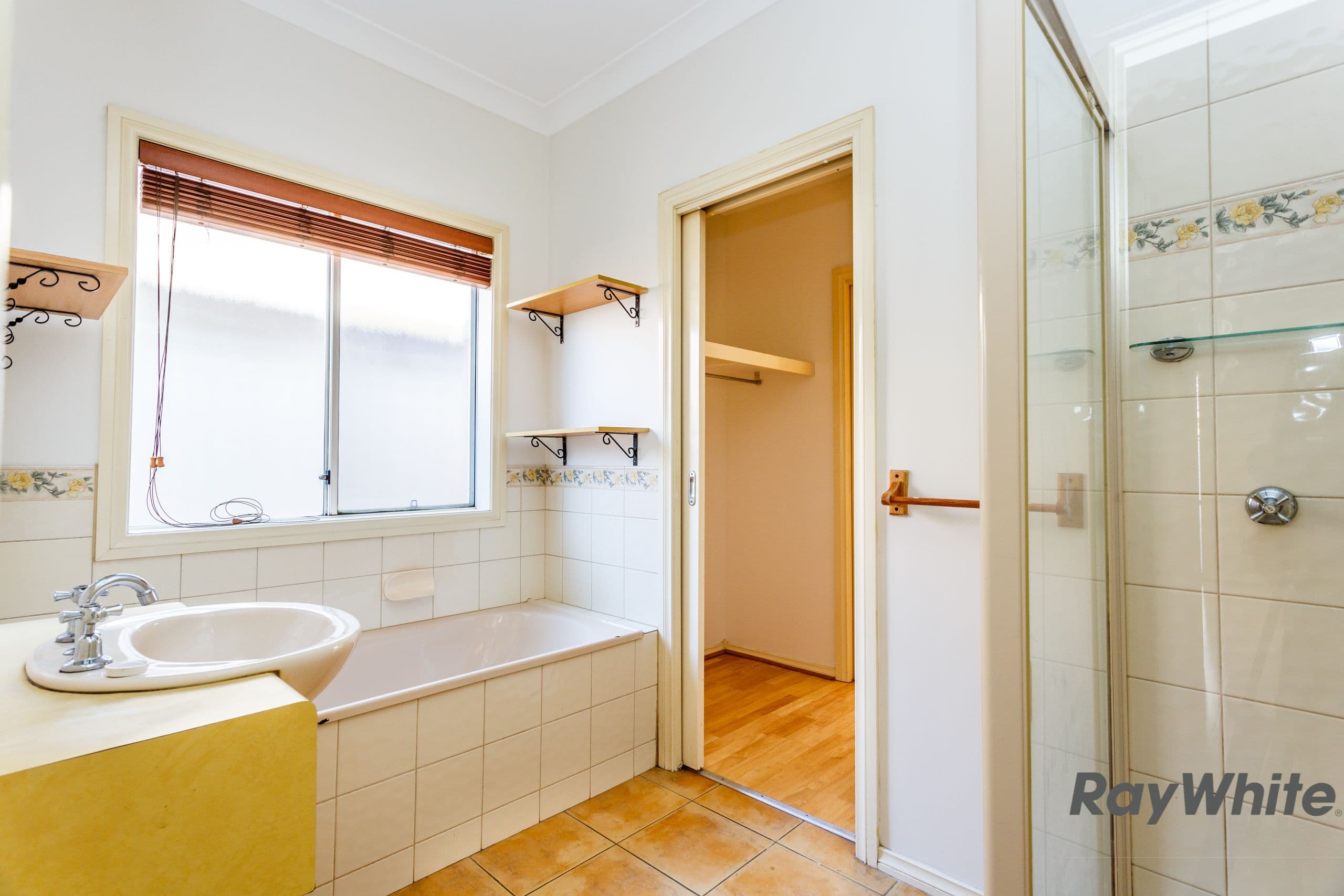 5 Alpine Gardens, Caroline Springs VIC 3023, Caroline Springs - Thumbnail 4
