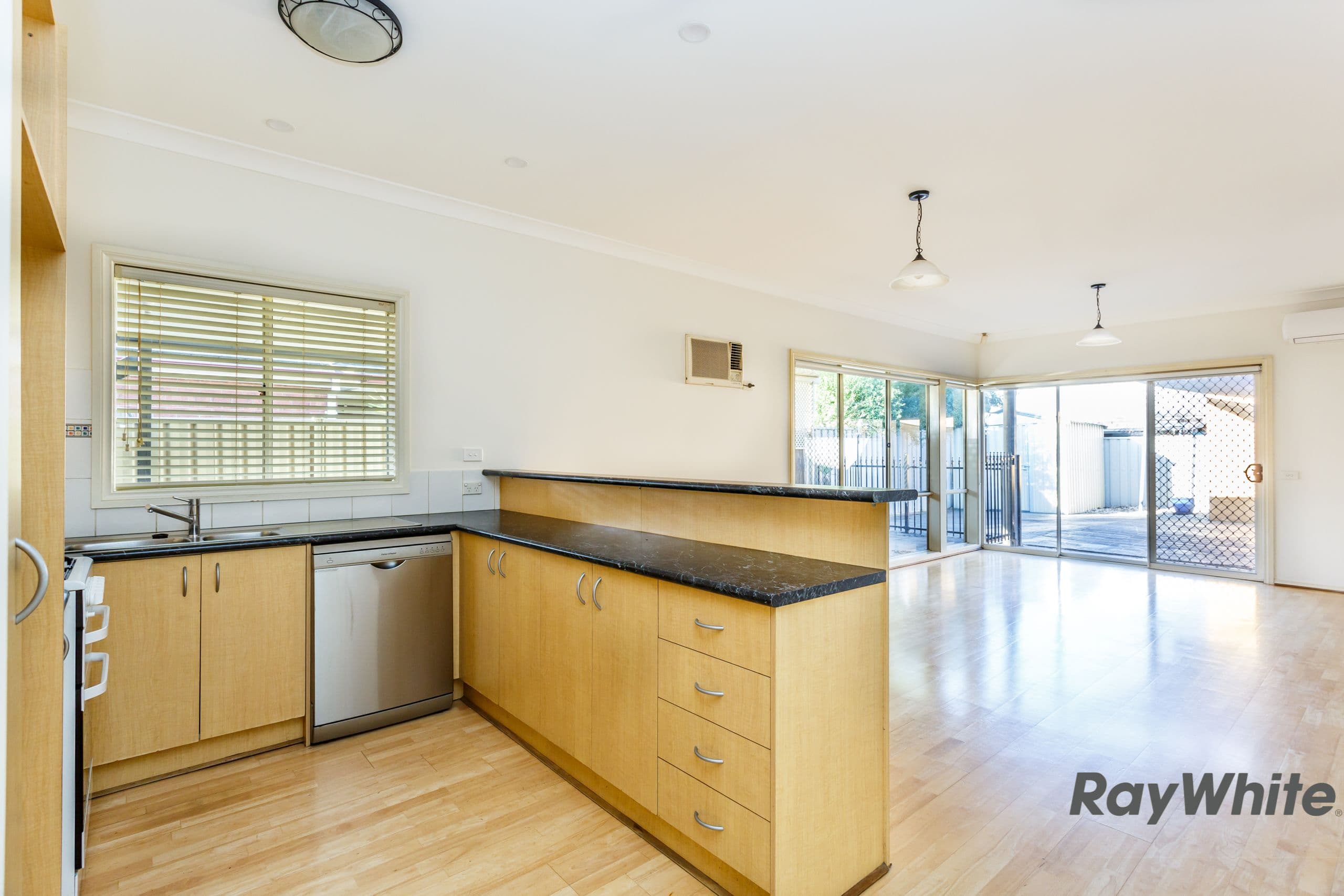 5 Alpine Gardens, Caroline Springs VIC 3023, Caroline Springs - Thumbnail 2