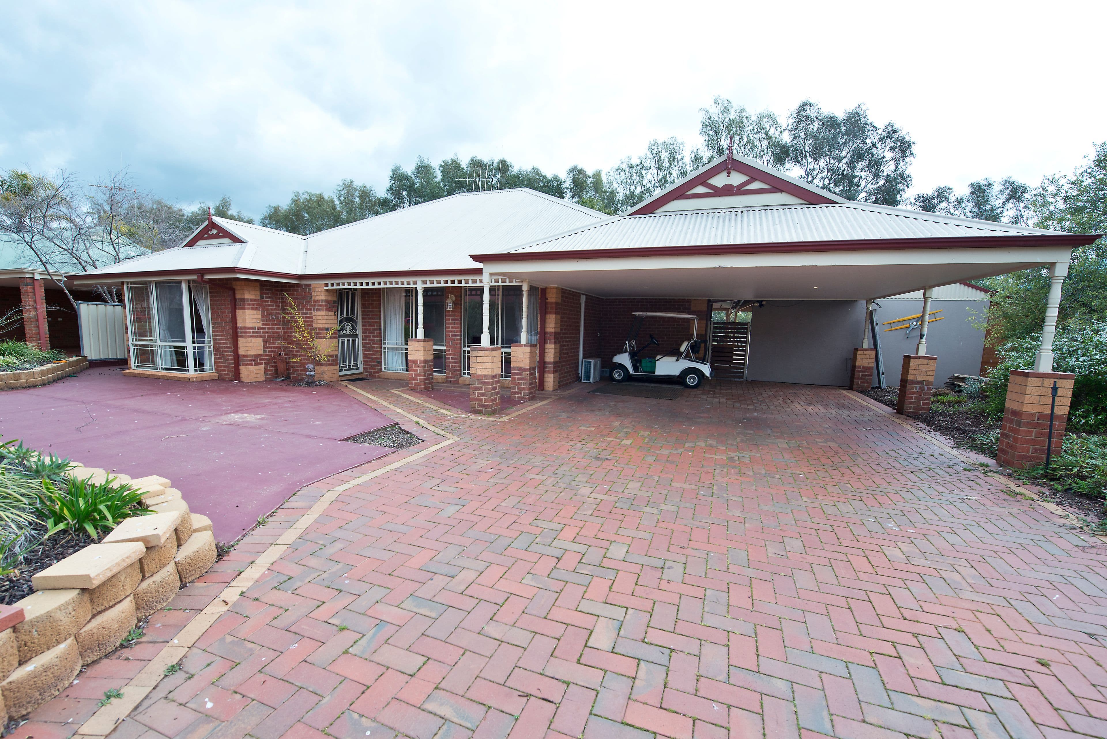 16 Currawong Court, Murray Downs - Image 1