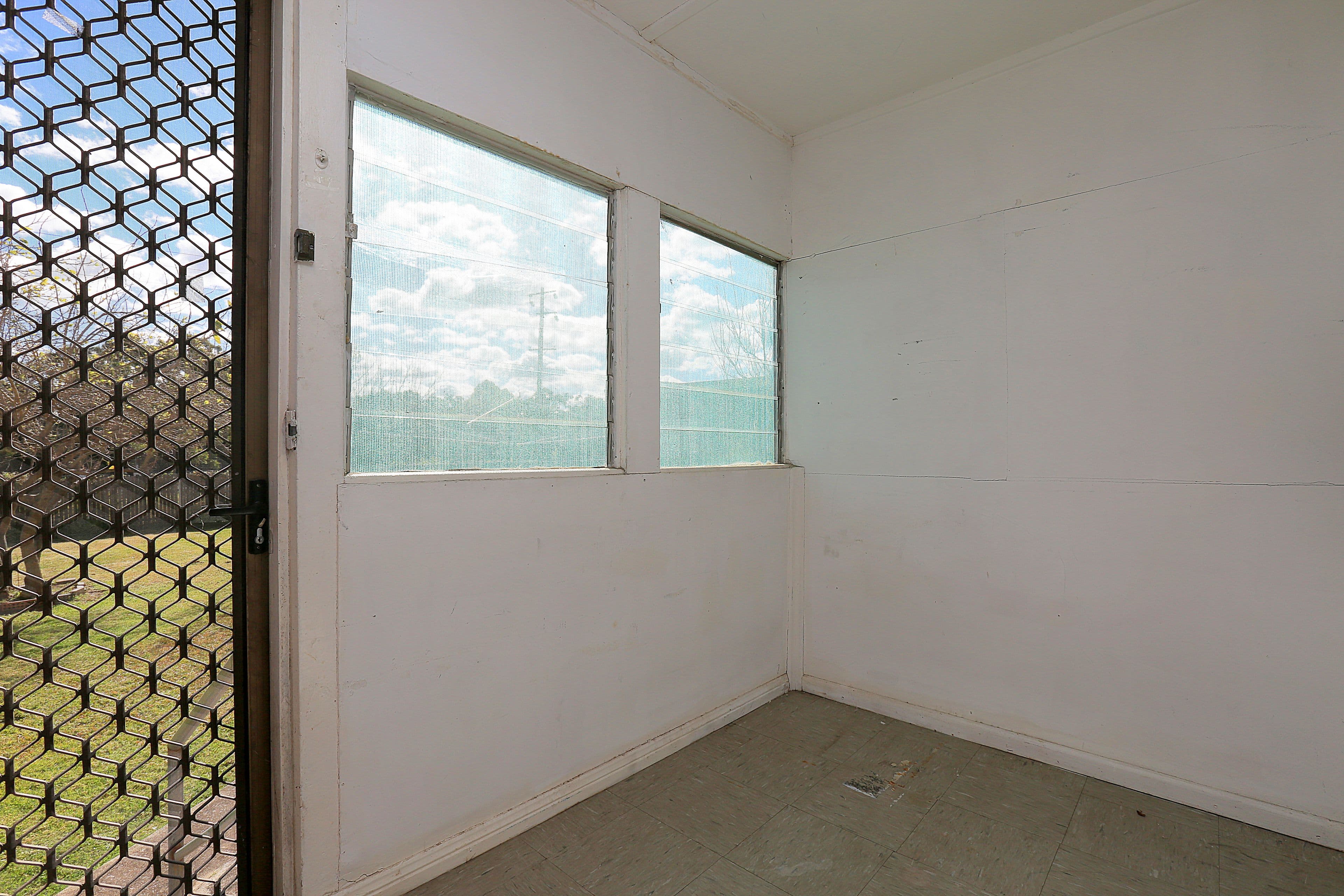 21 Cutcliffe Avenue, Regents Park - Thumbnail 7