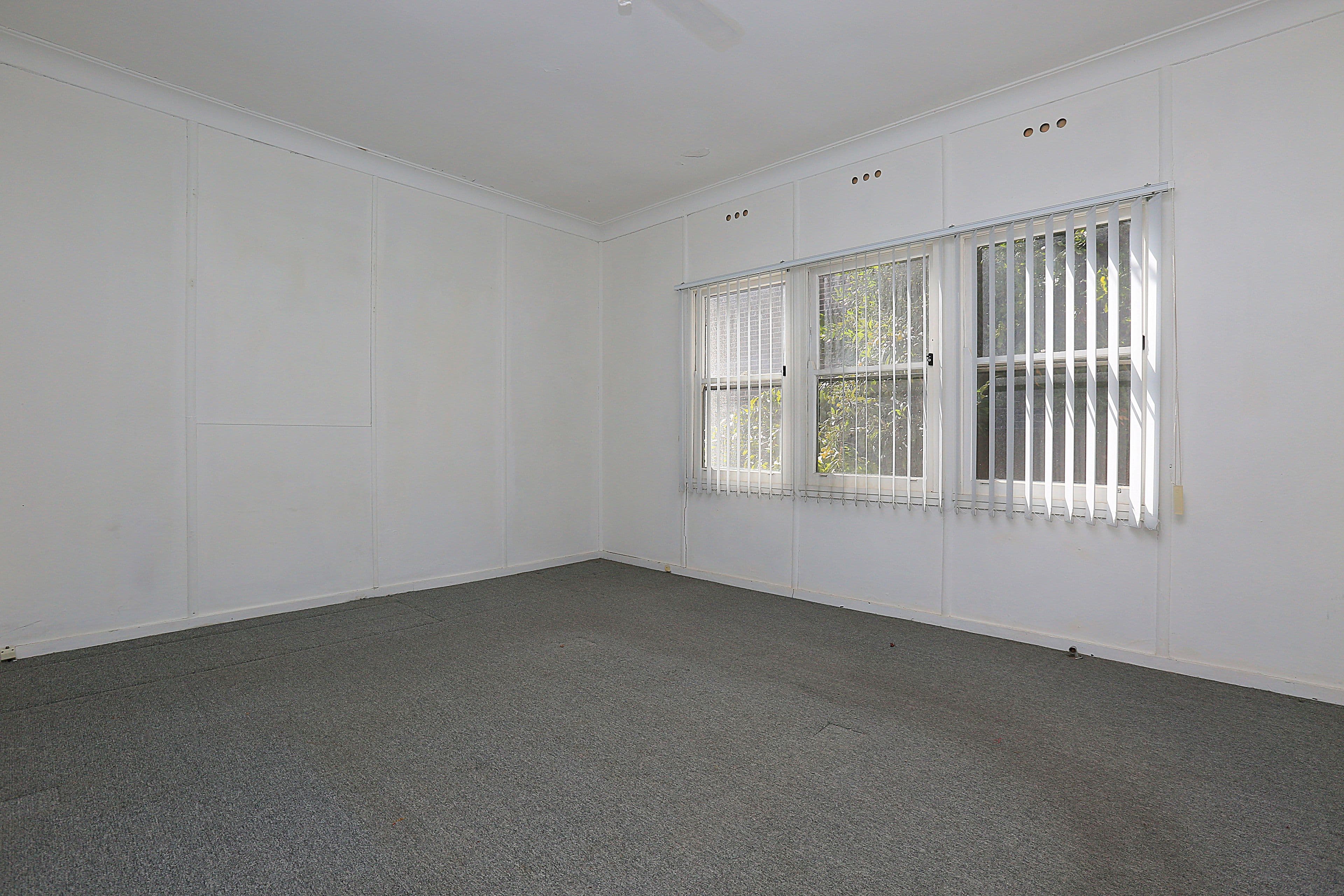21 Cutcliffe Avenue, Regents Park - Thumbnail 5