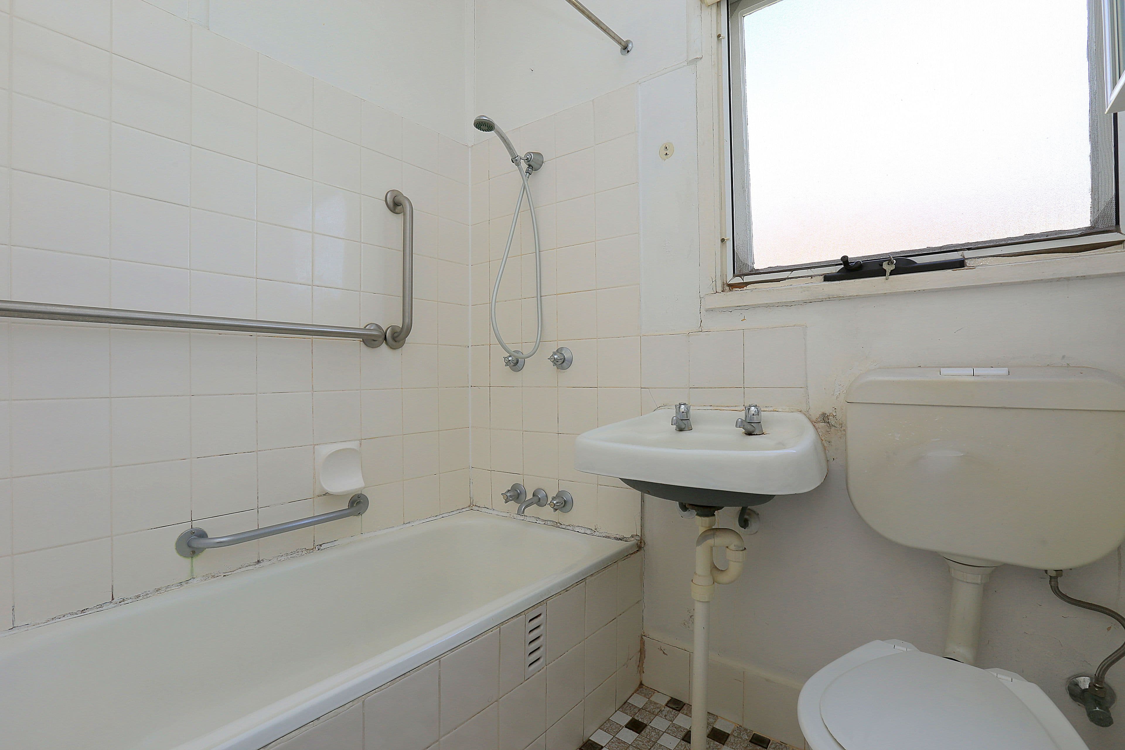21 Cutcliffe Avenue, Regents Park - Thumbnail 6