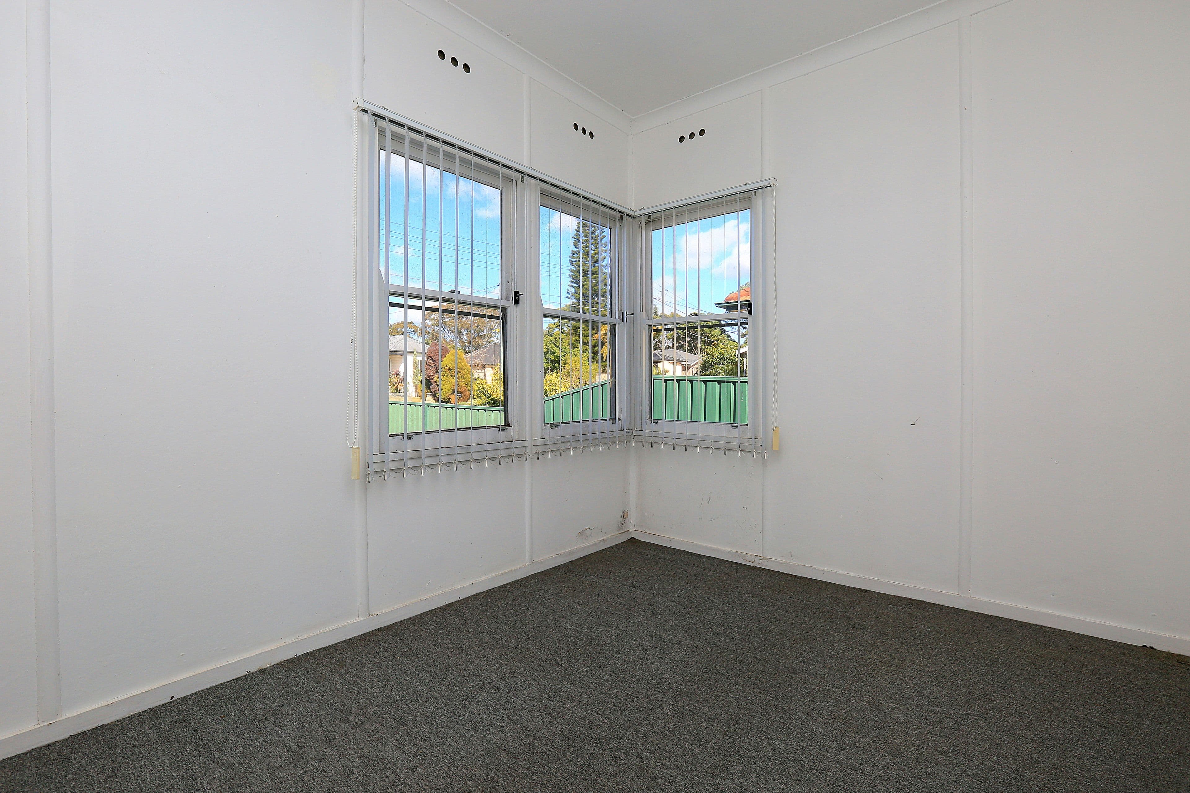 21 Cutcliffe Avenue, Regents Park - Thumbnail 3