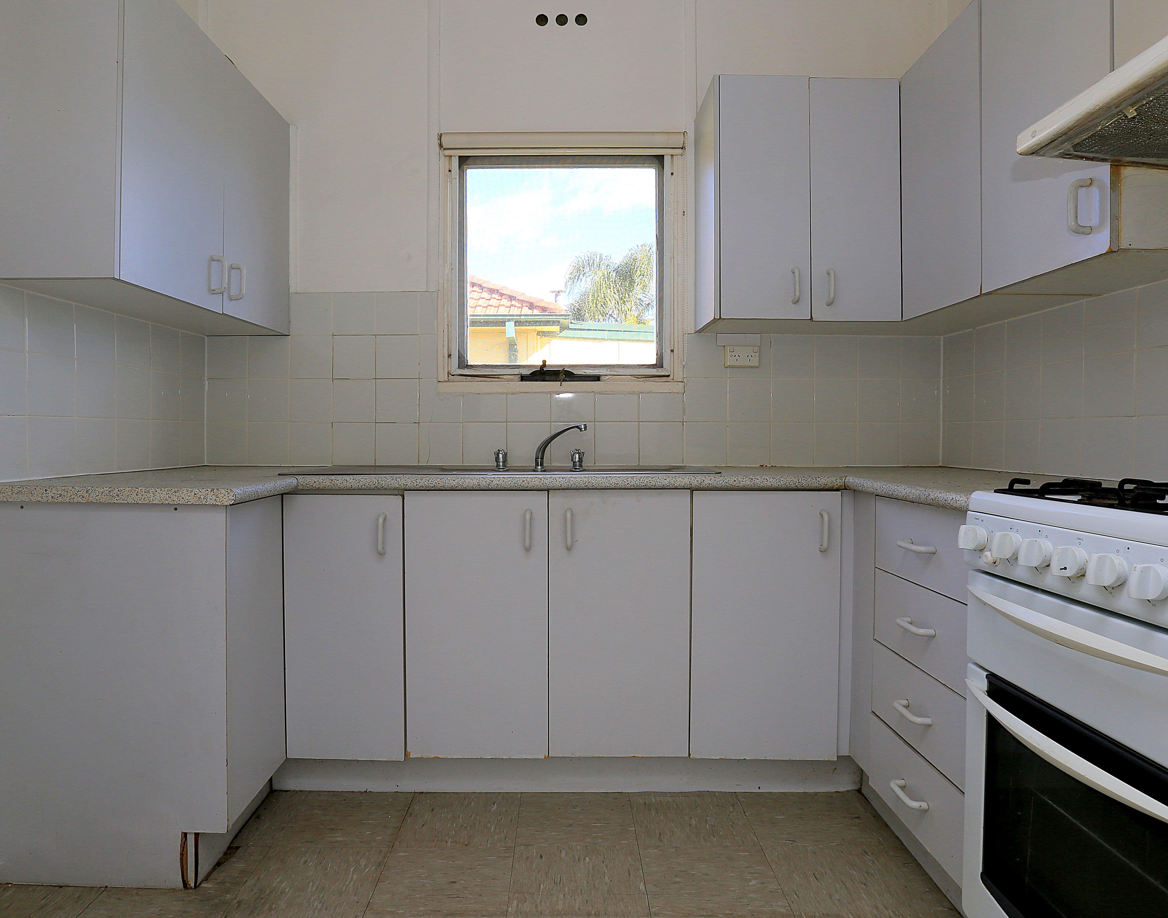 21 Cutcliffe Avenue, Regents Park - Thumbnail 2