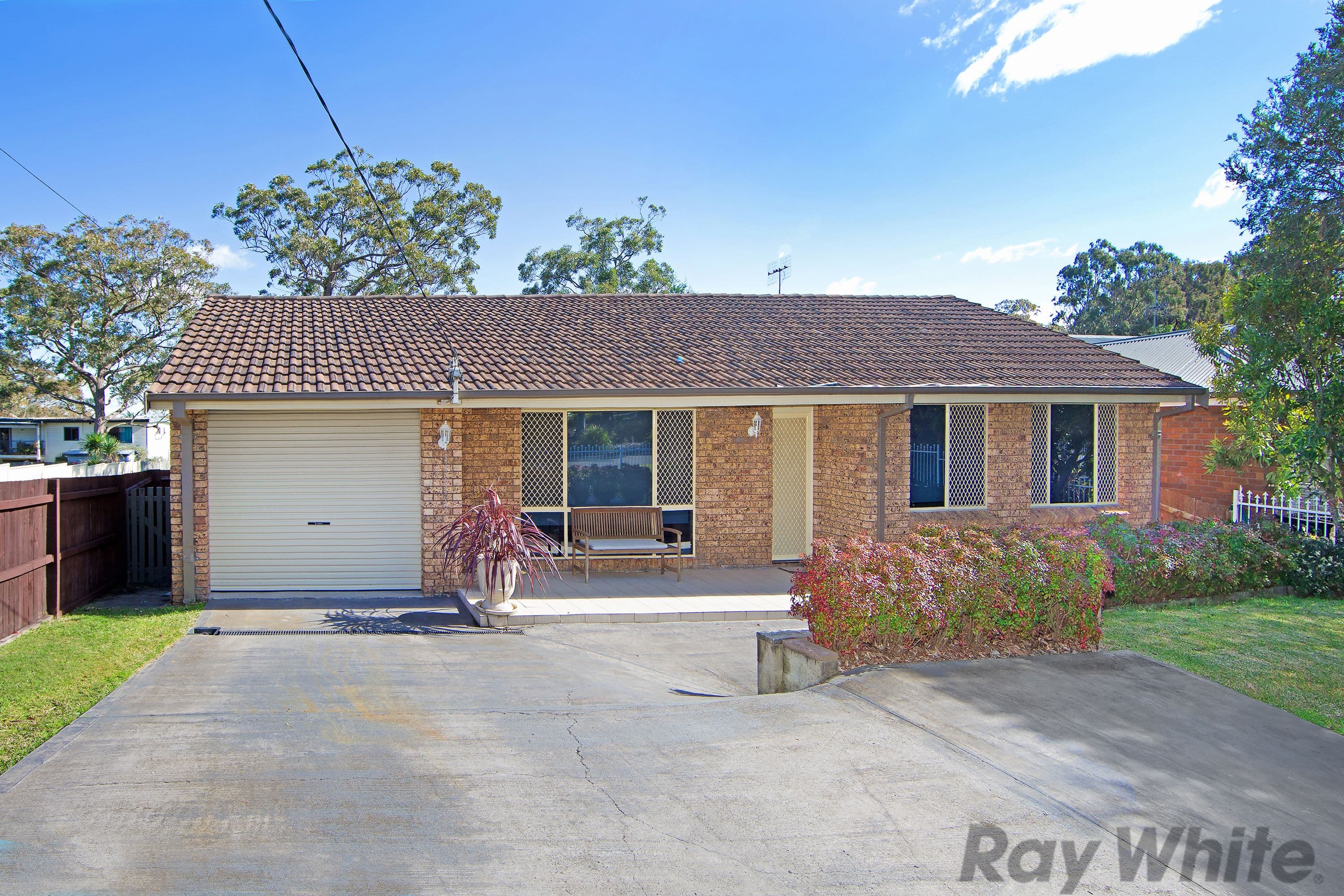 52 Swan Street, Kanwal - Image 1