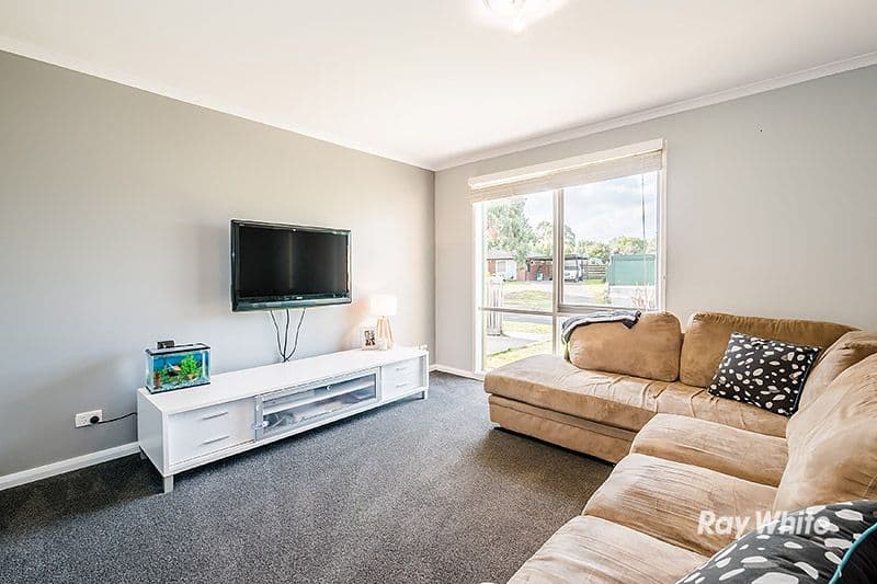 12 Godwin Crescent, Cranbourne North VIC 3977, Cranbourne North - Thumbnail 2