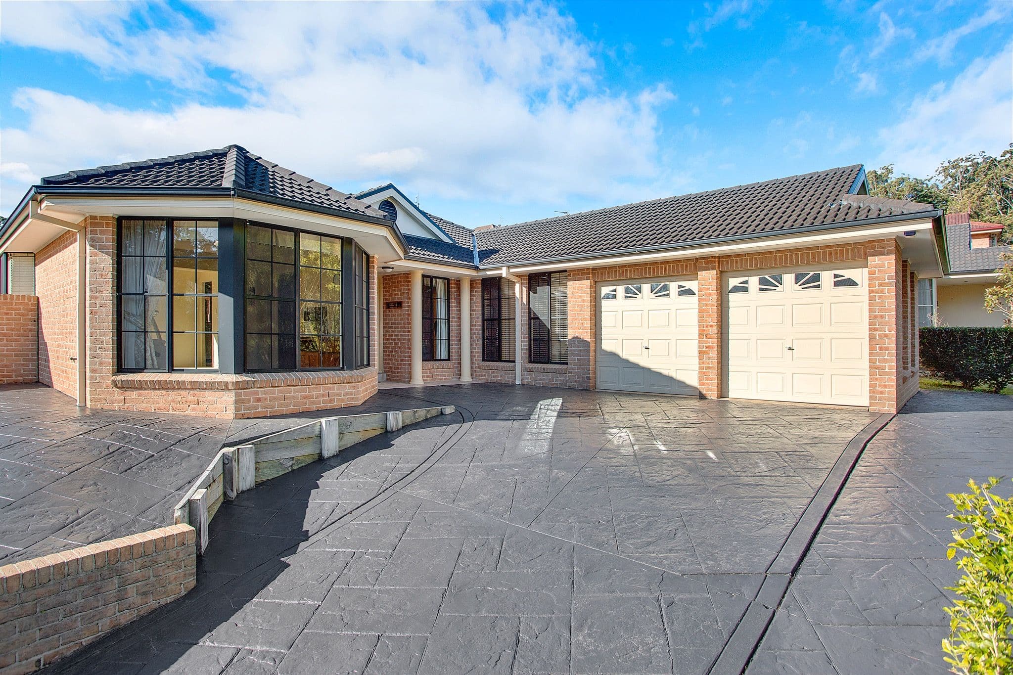 3 Bellbower Close, Green Point - Image 1